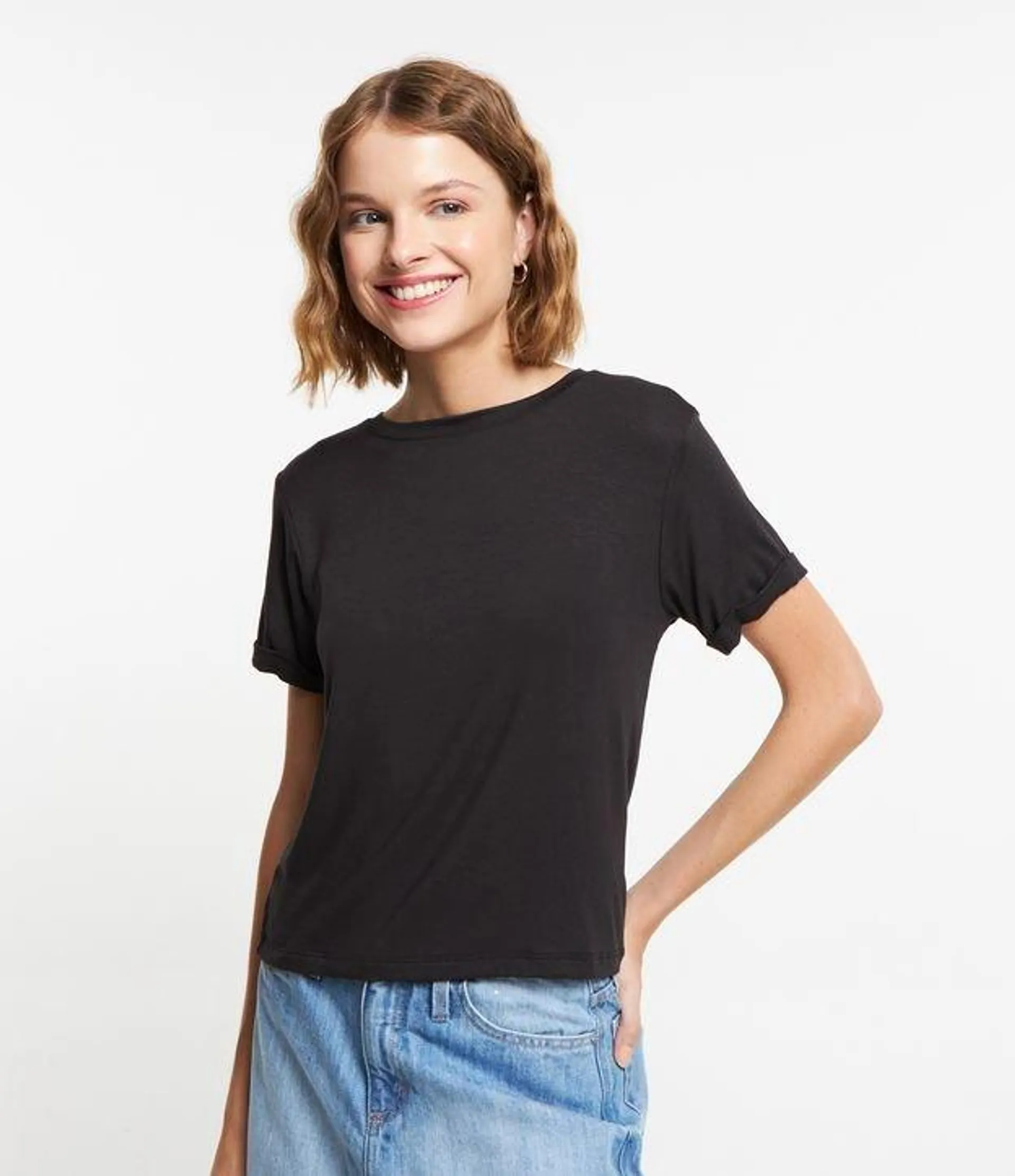 Blusa em Viscose com Manga Dobrada Preto