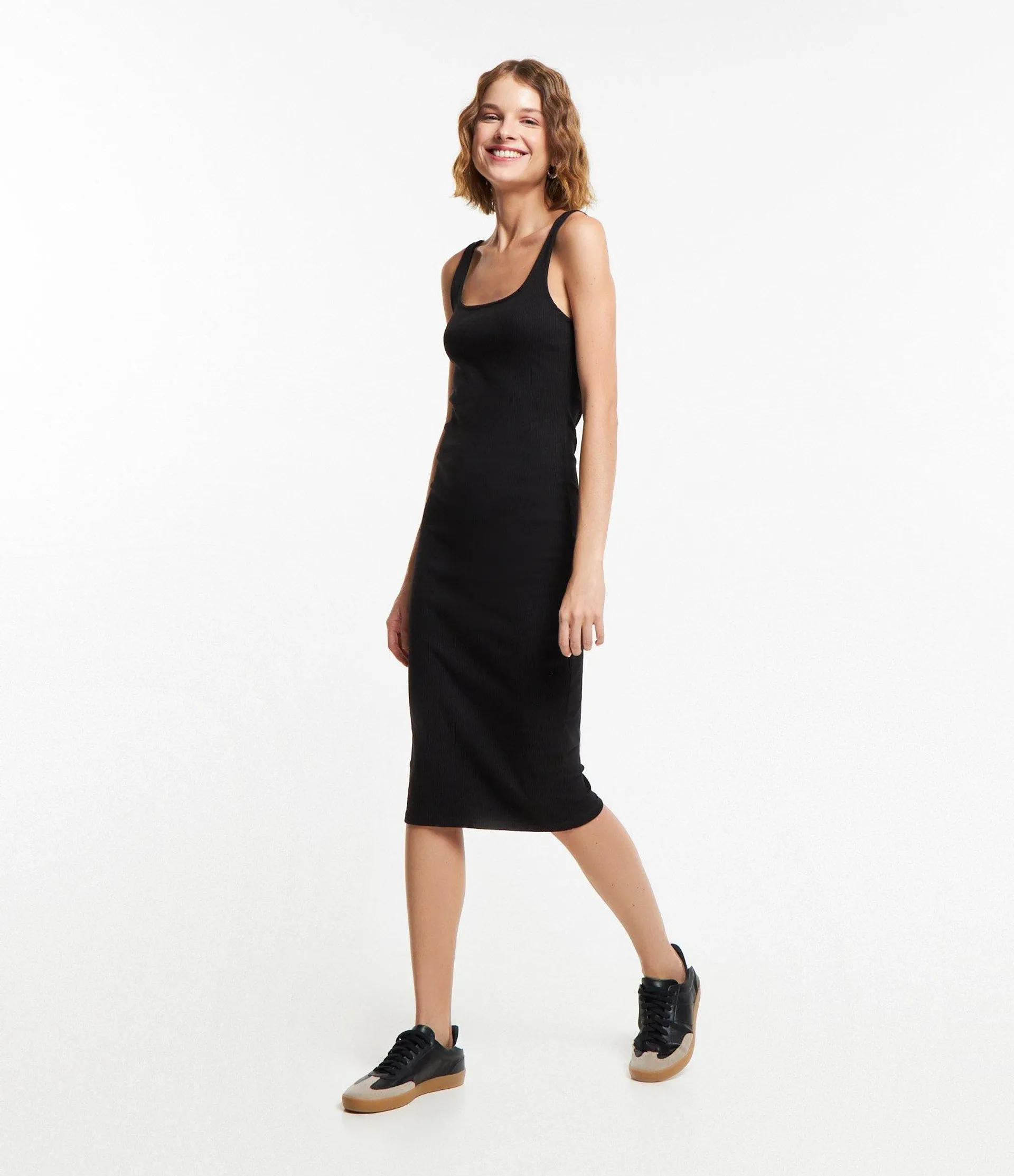 Vestido Midi Básico com Decote Quadrado Preto