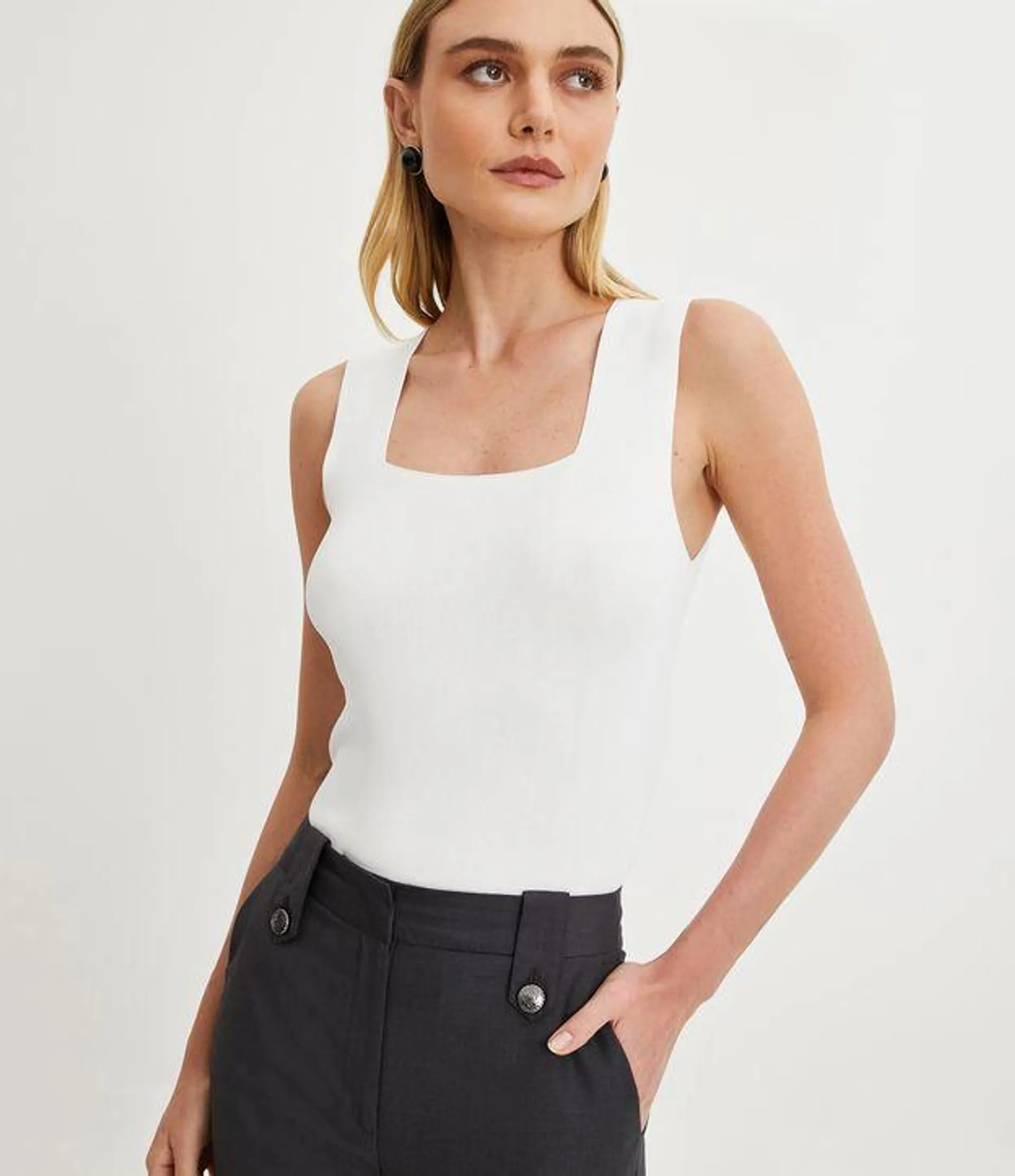 Blusa Cropped em Tricô com Decote Quadrado Branco Neve