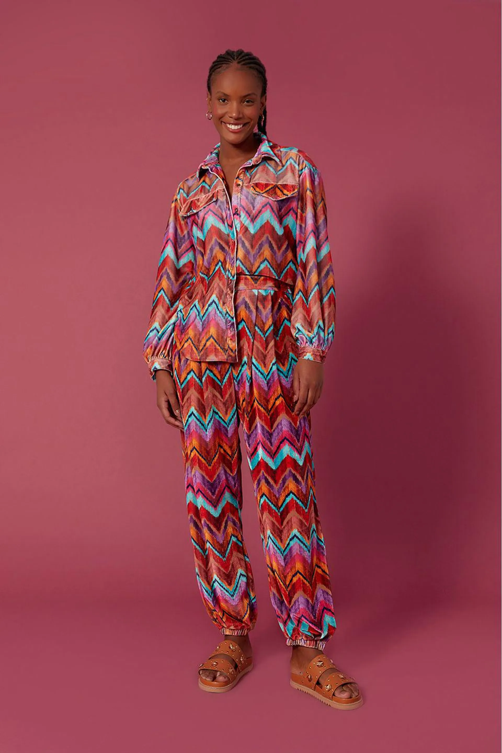 Calça Veludo Estampa Ikat