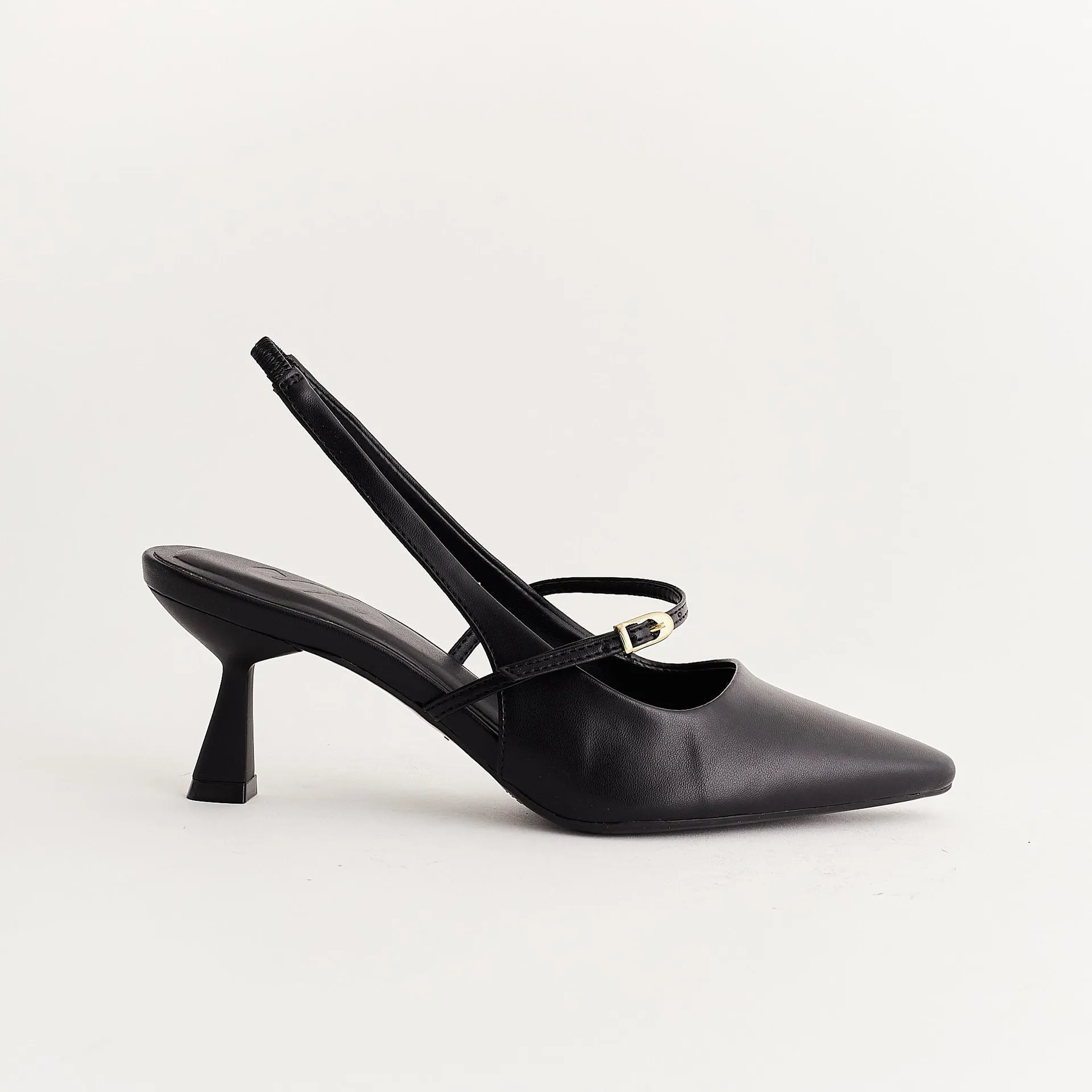 Scarpin slingback fivelas - PRETA