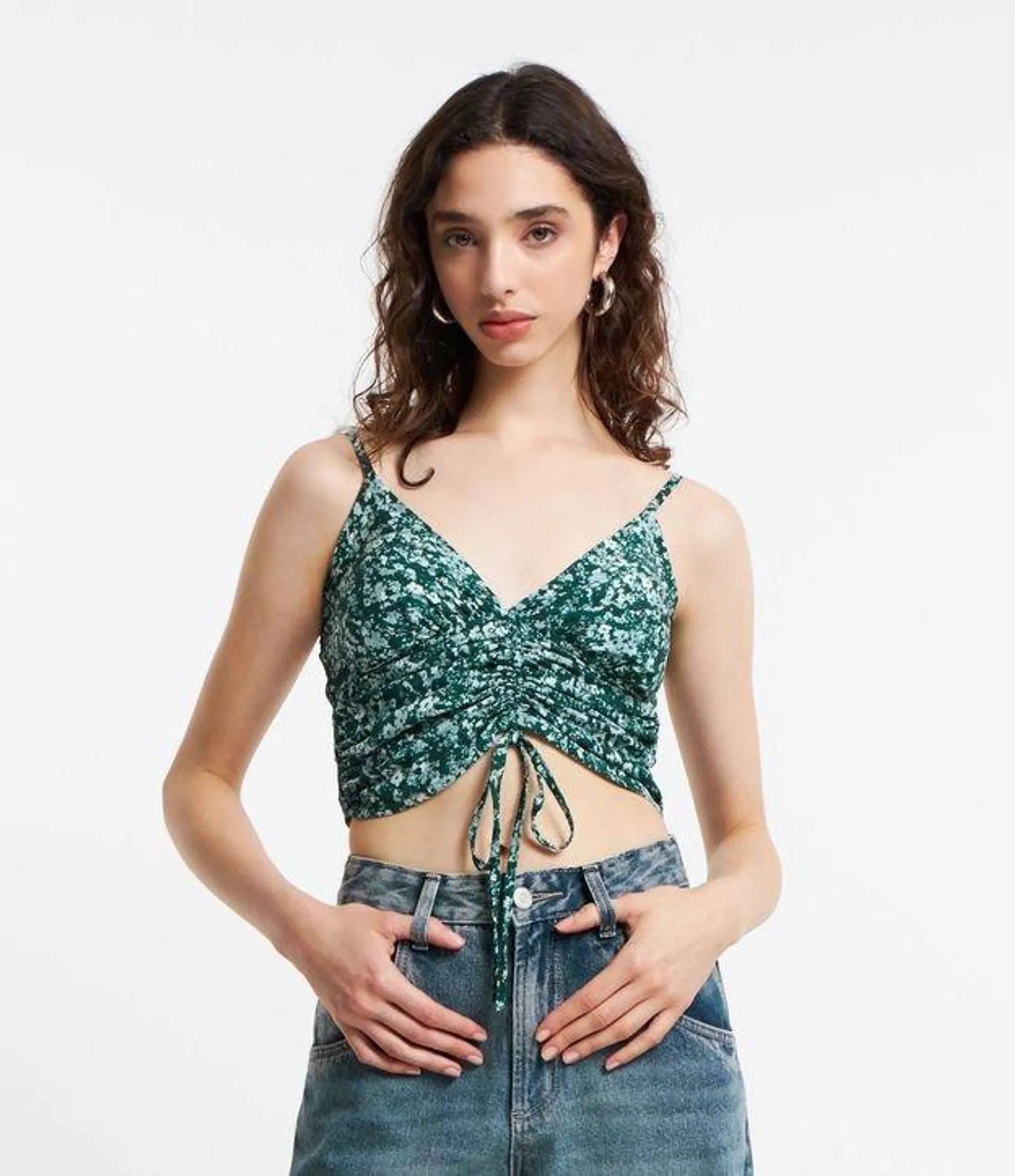 Blusa Cropped em Viscose Estampa Floral Liberty com Franzido Frontal Verde