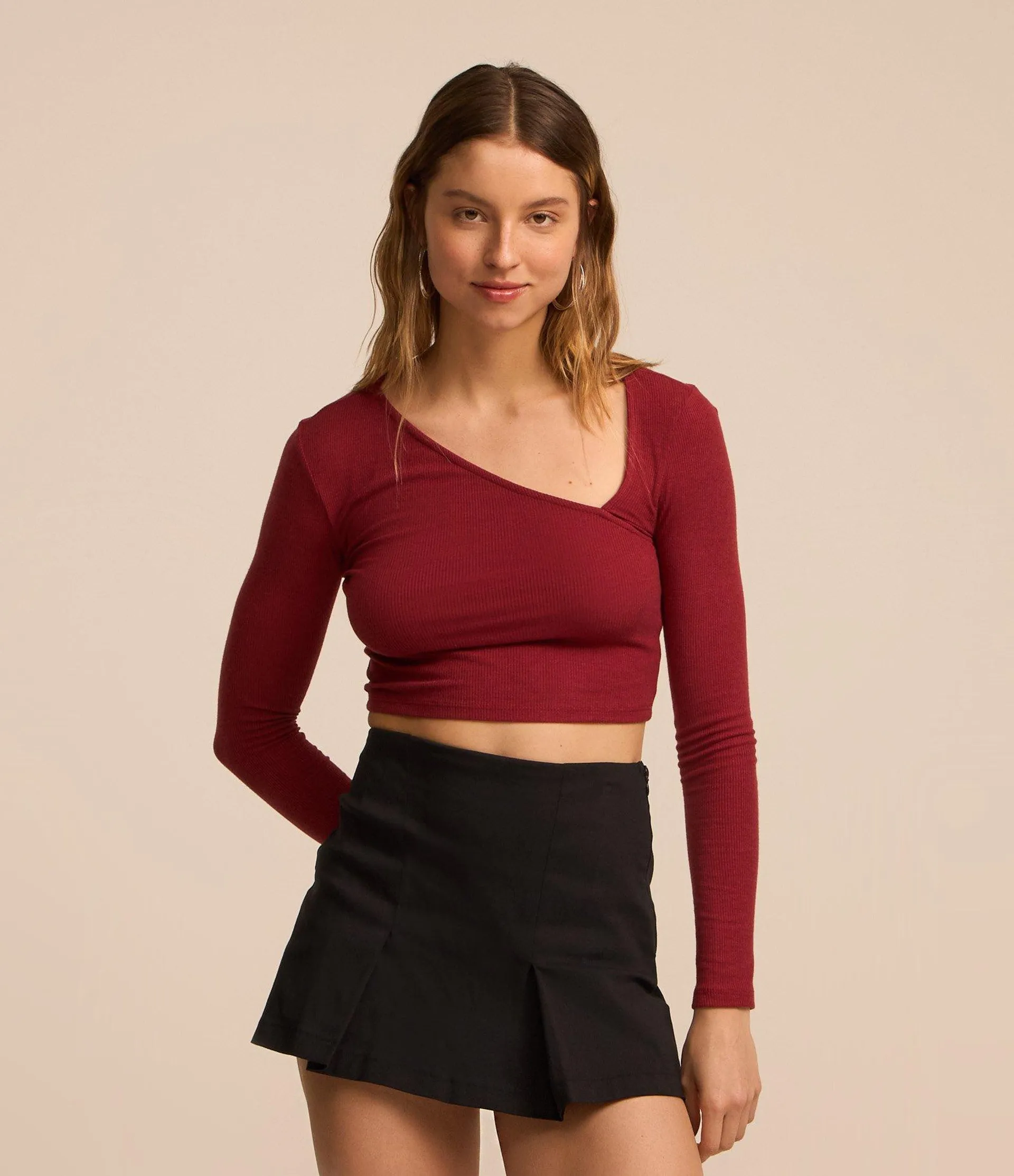 Blusa em Algodão com Decote Assimétrico Vermelho