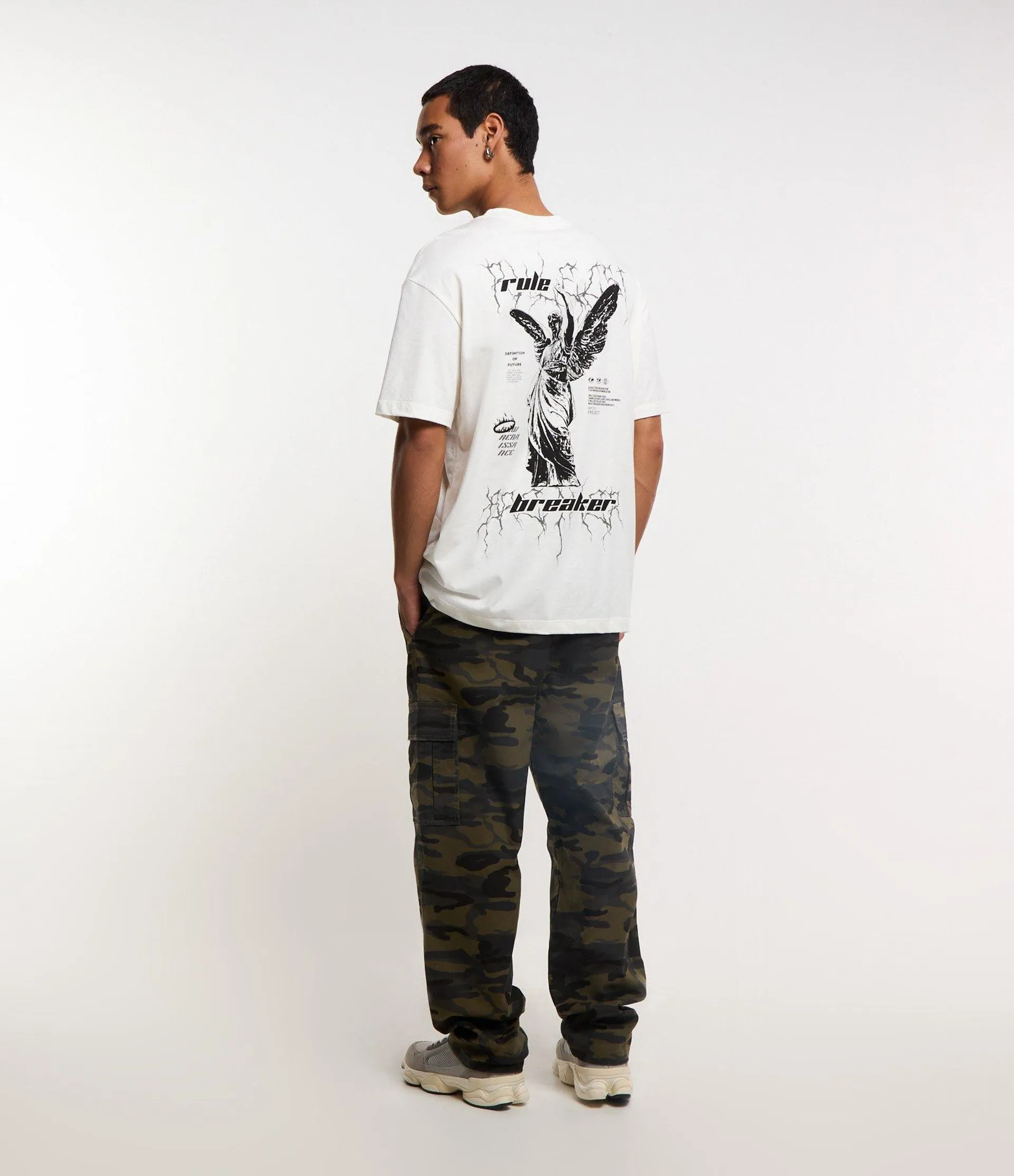 Camiseta Relaxed com Manga Curta e Estampa Angel Rule Breaker Branco