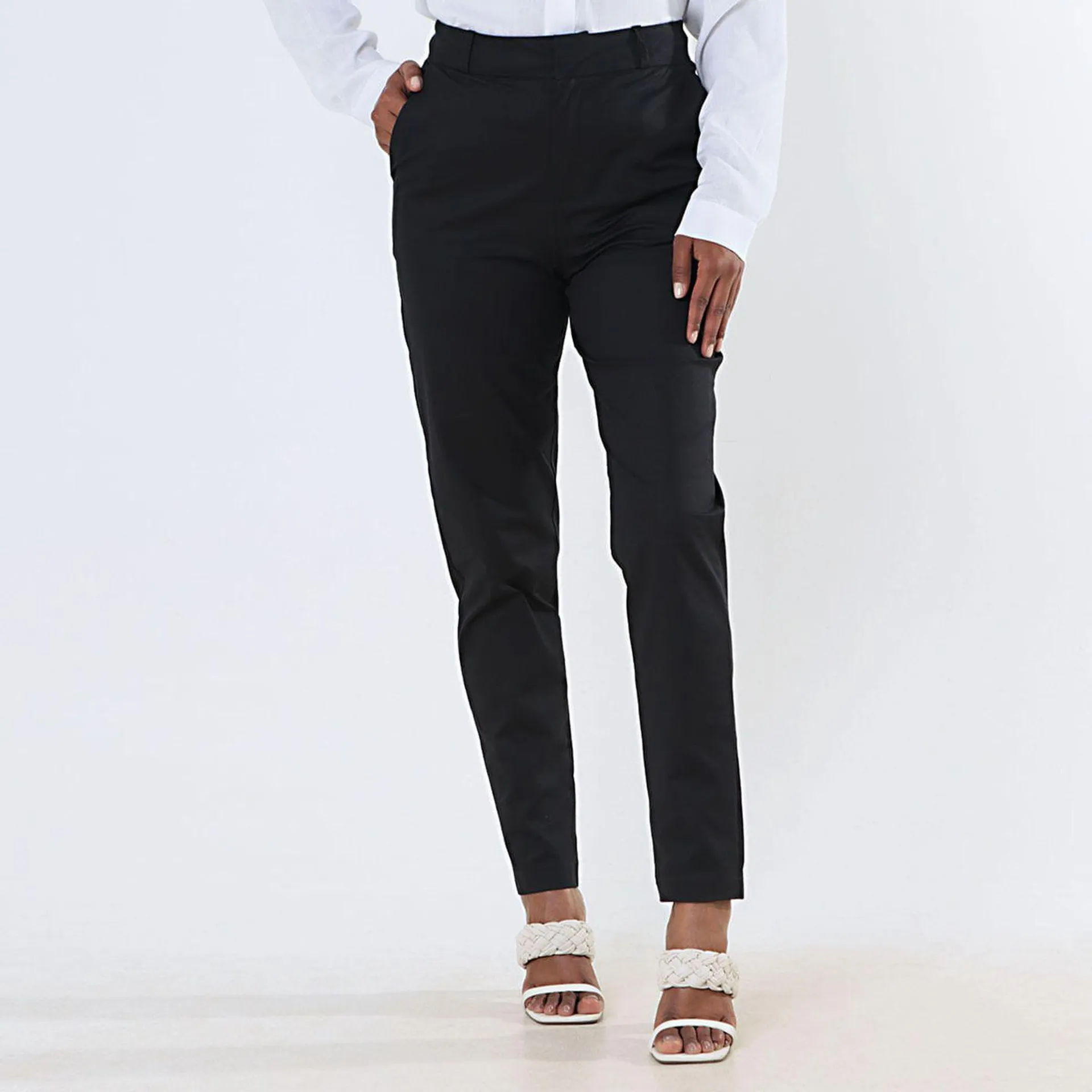 Calça Alfaiatada Preta Com Bolso Faca