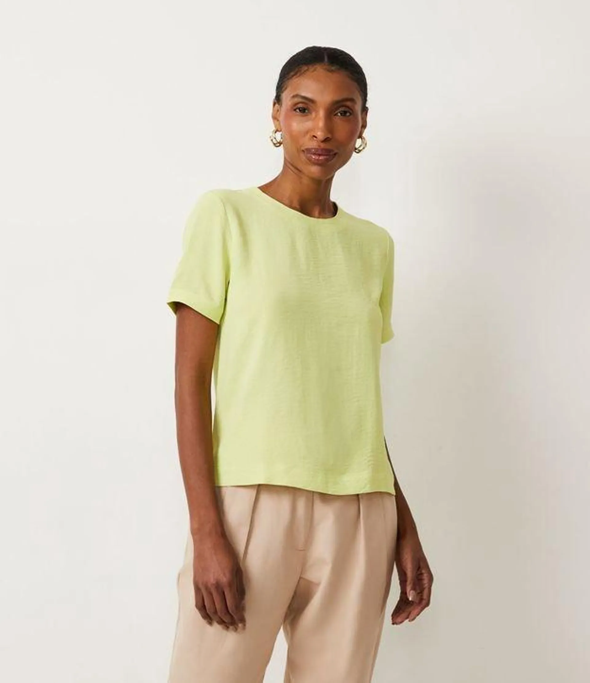 Blusa com Abertura nas Costas e Detalhes Pespontados Verde Limão