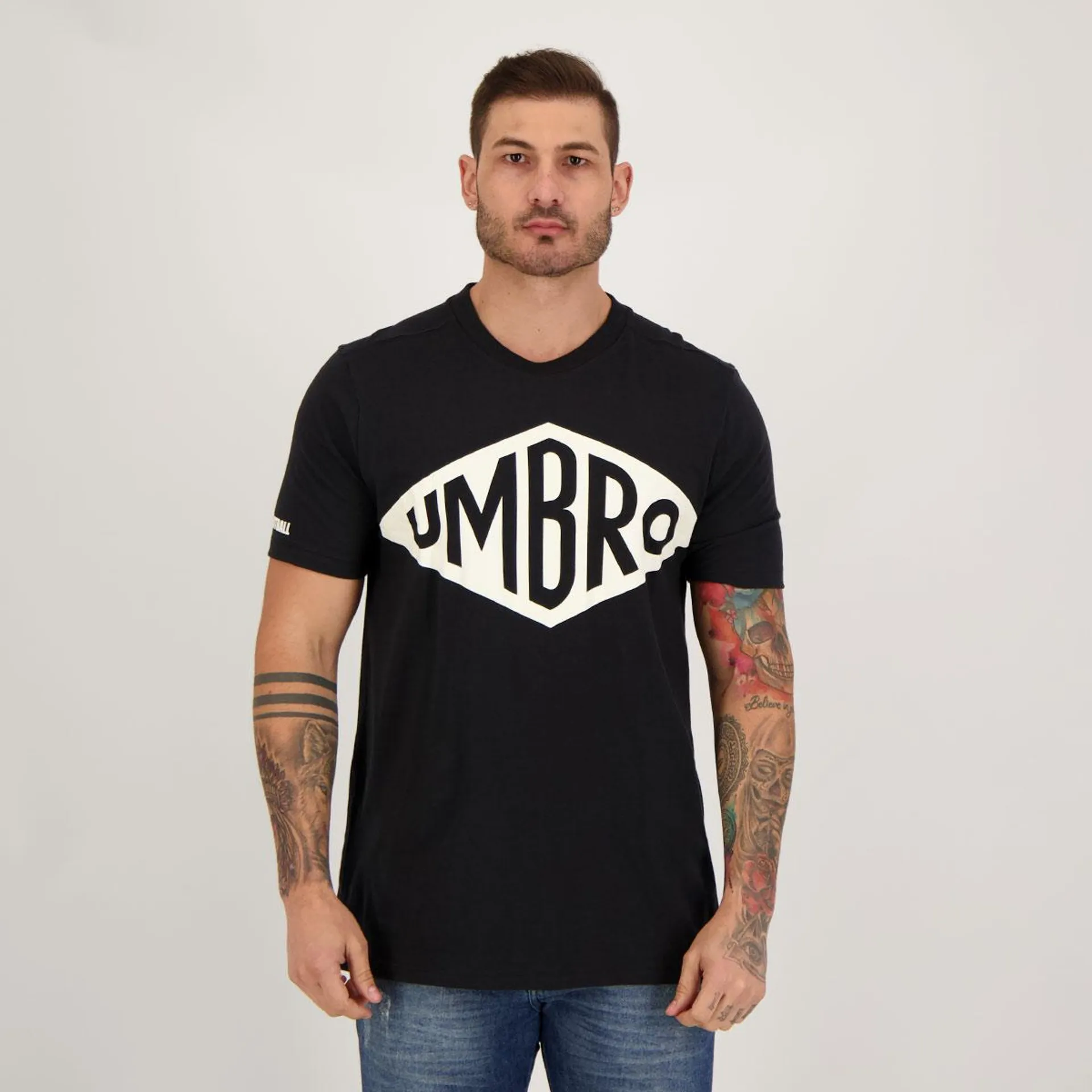 Camiseta Umbro Heritage Preta