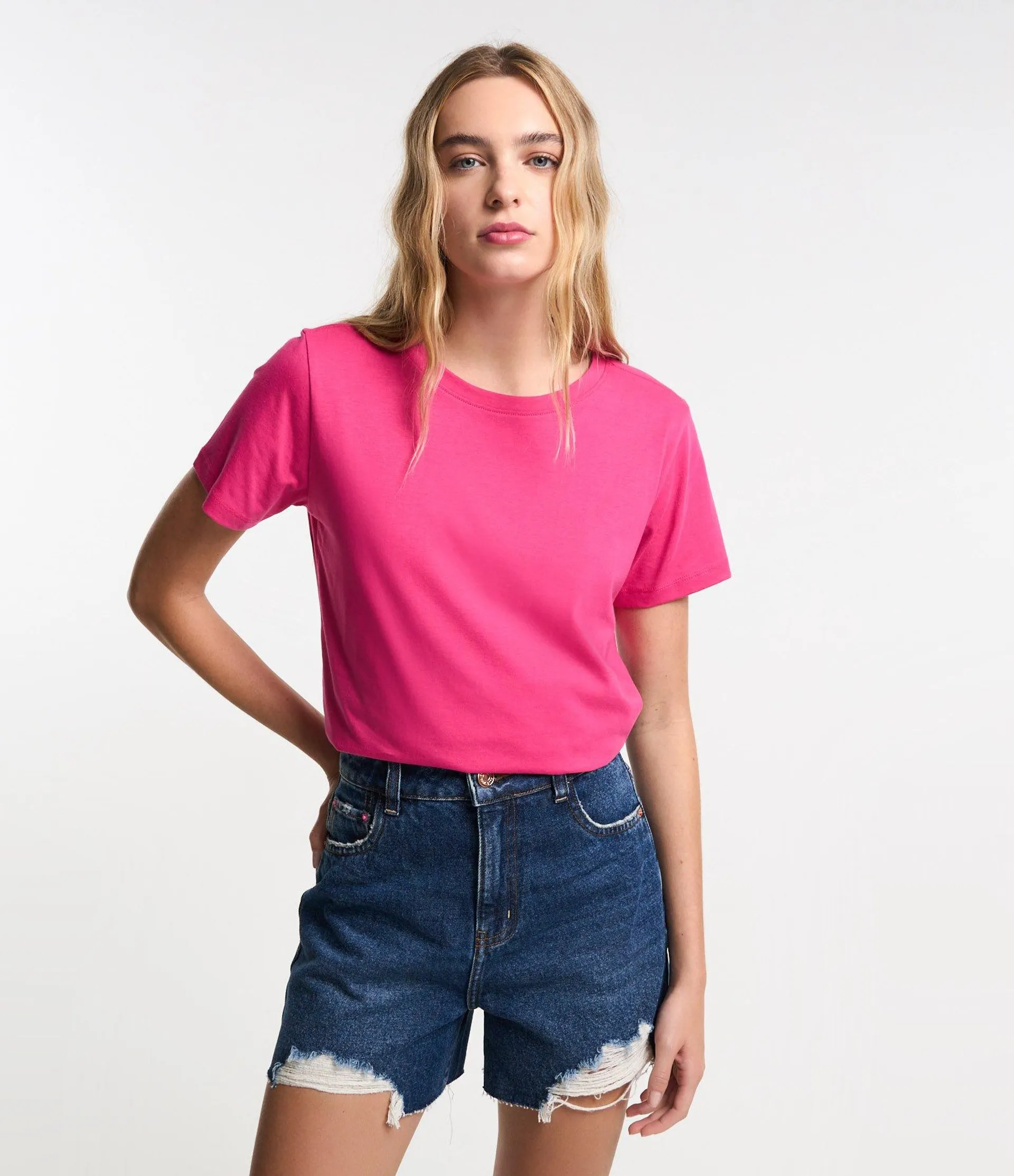 Camiseta em Algodão Peruano com Gola Redonda e Manga Curta Rosa Pink