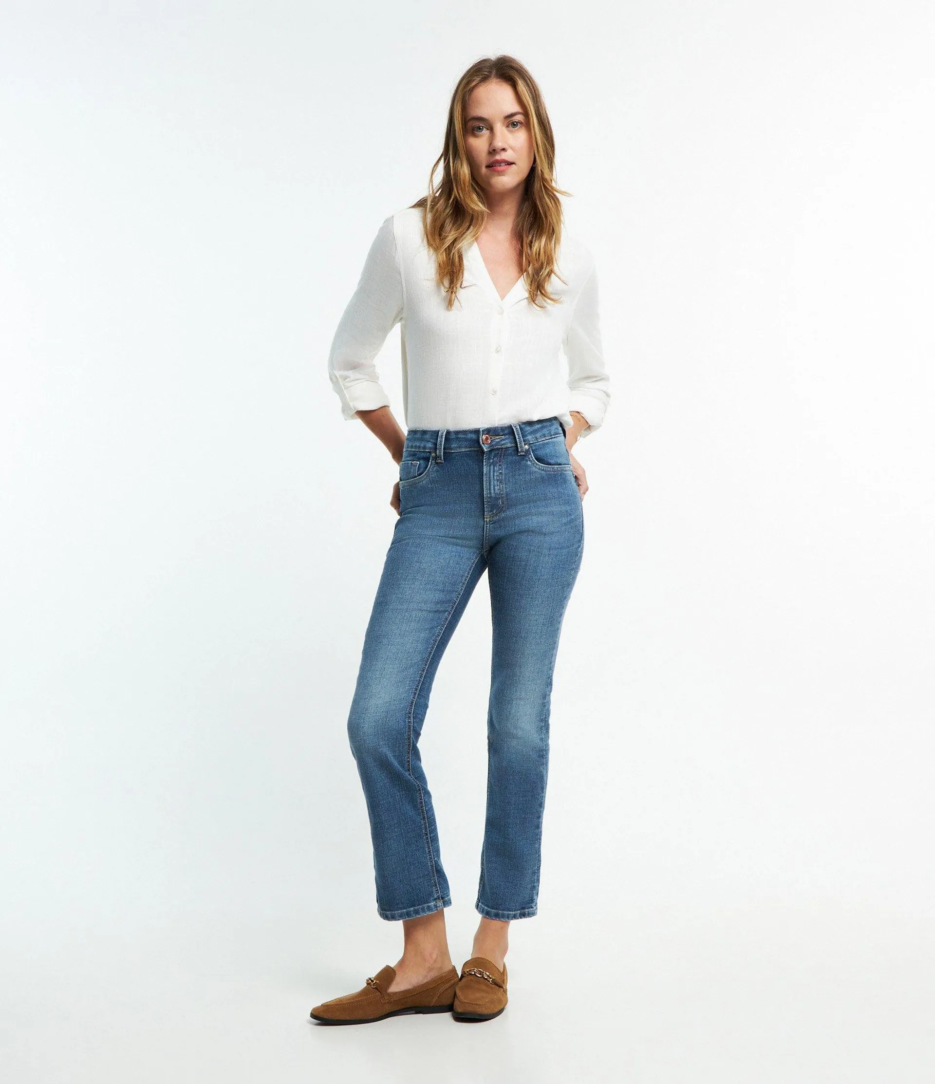 Calça Reta Cropped em Jeans com Bolsos Azul