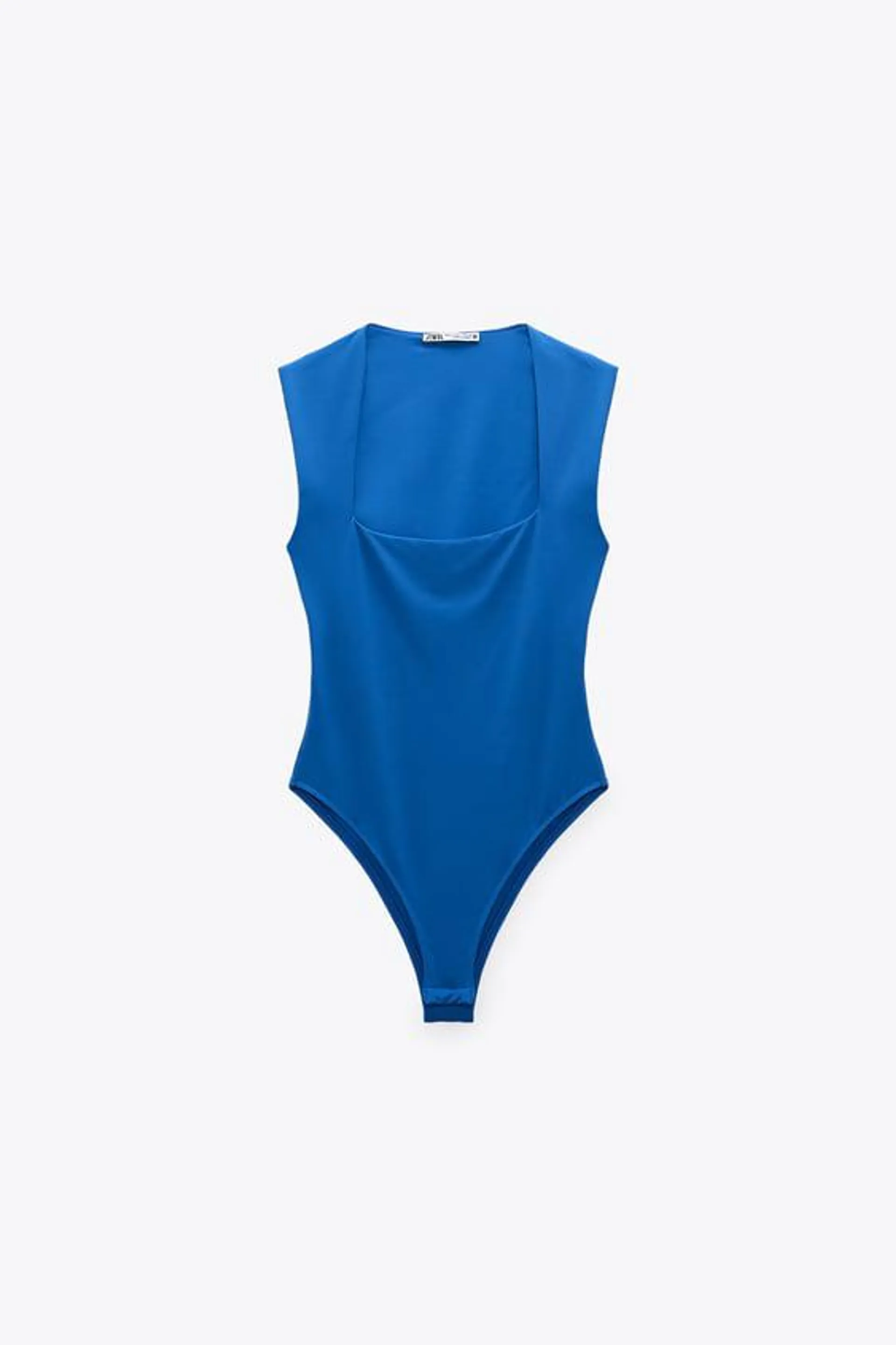 BODY COM DECOTE QUADRADO