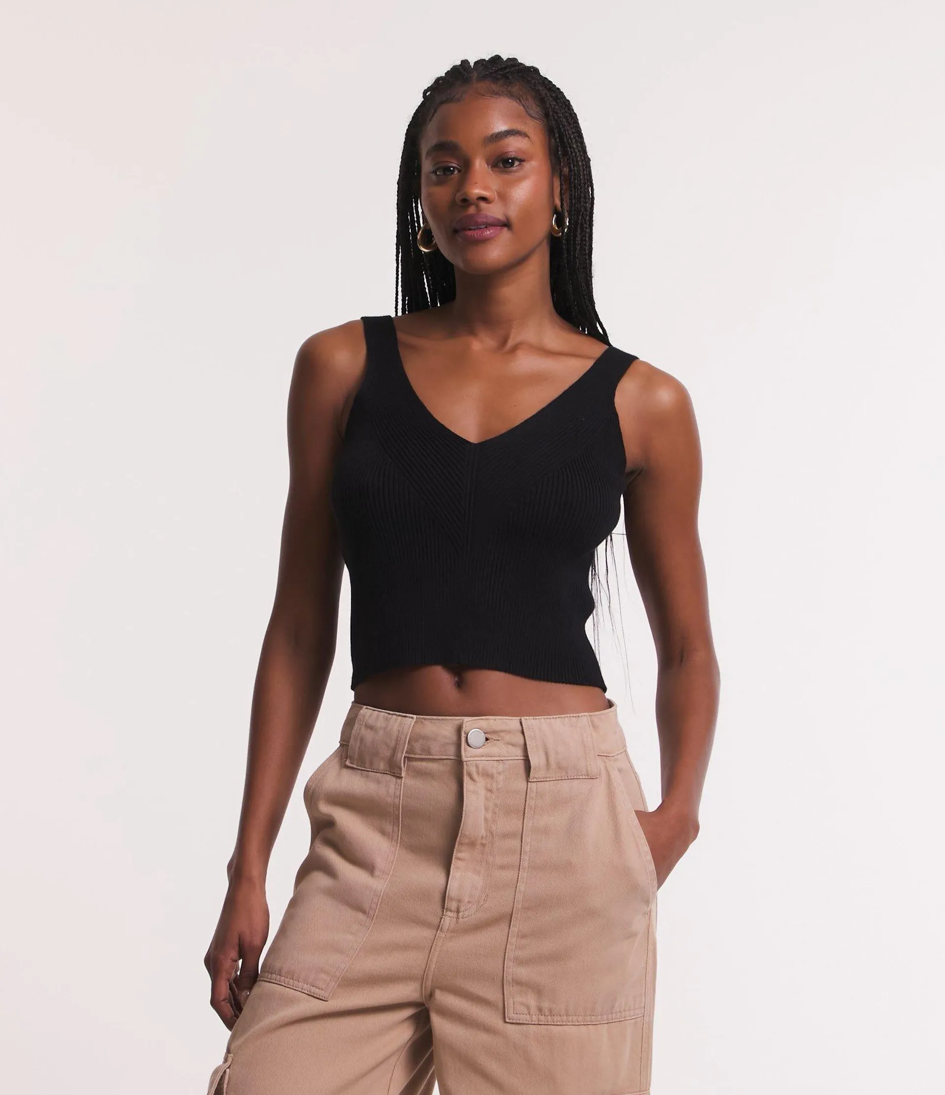 Blusa Cropped Canelada em Tricô com Costas Decotadas Preto