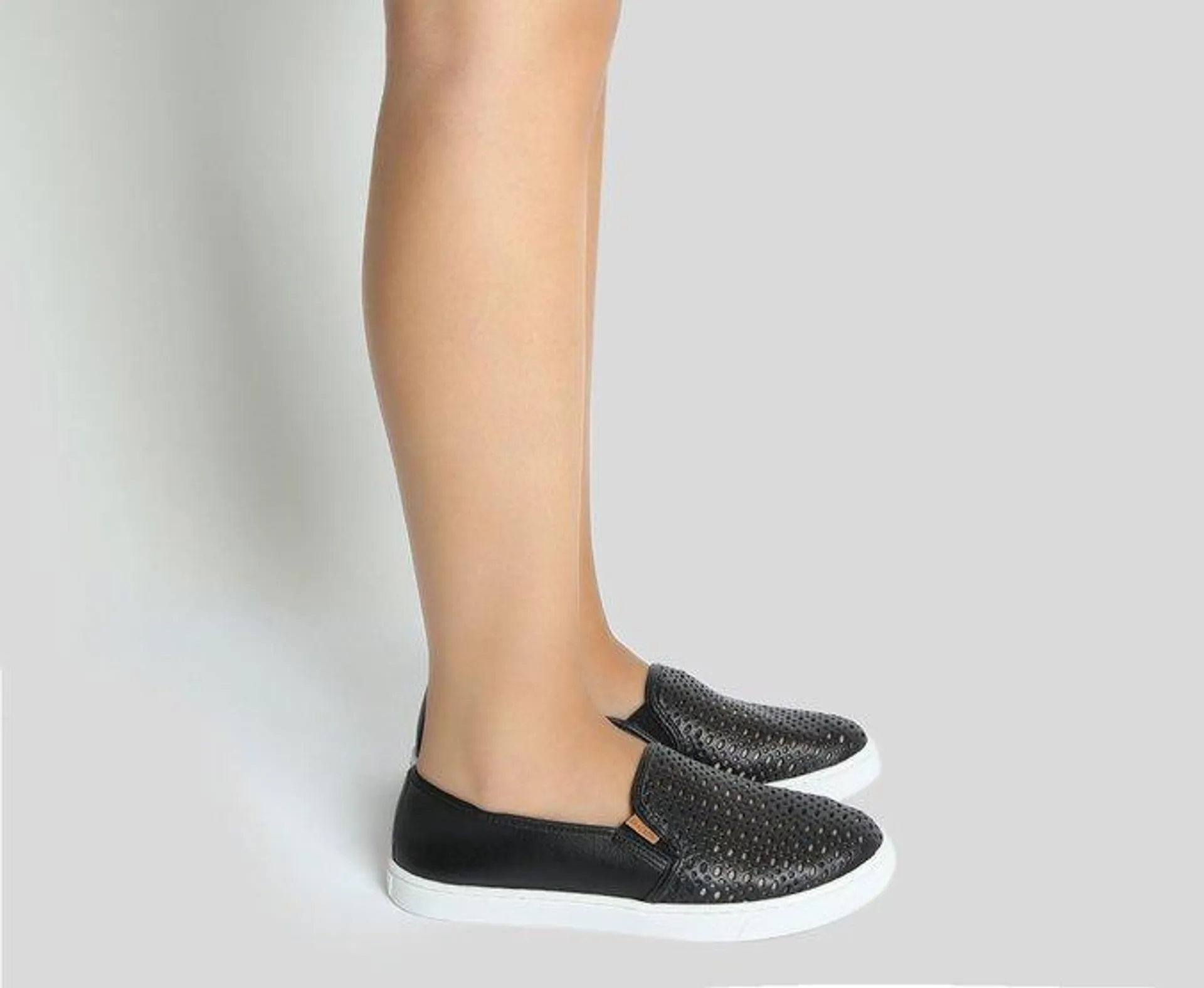 Tênis Slip On Preto Ana