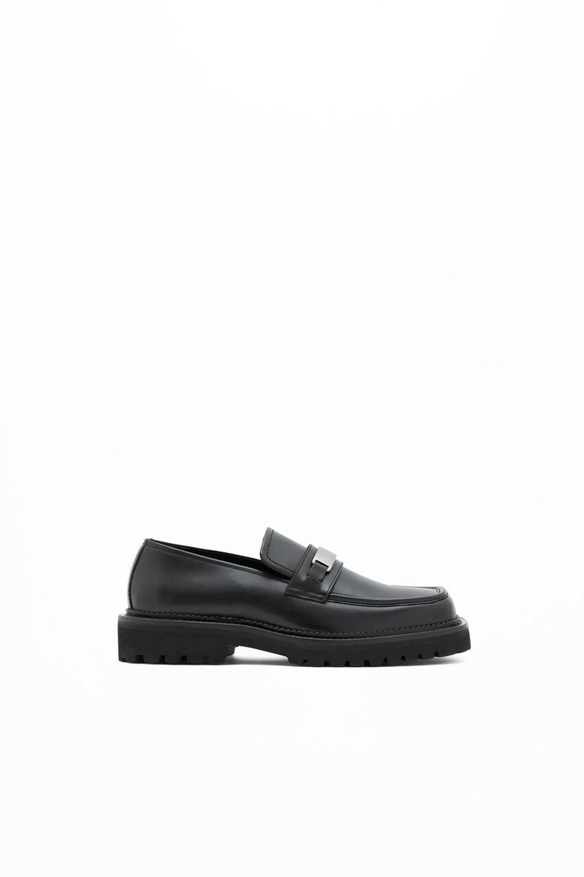 Calf leather loafers with a lightweight sole.