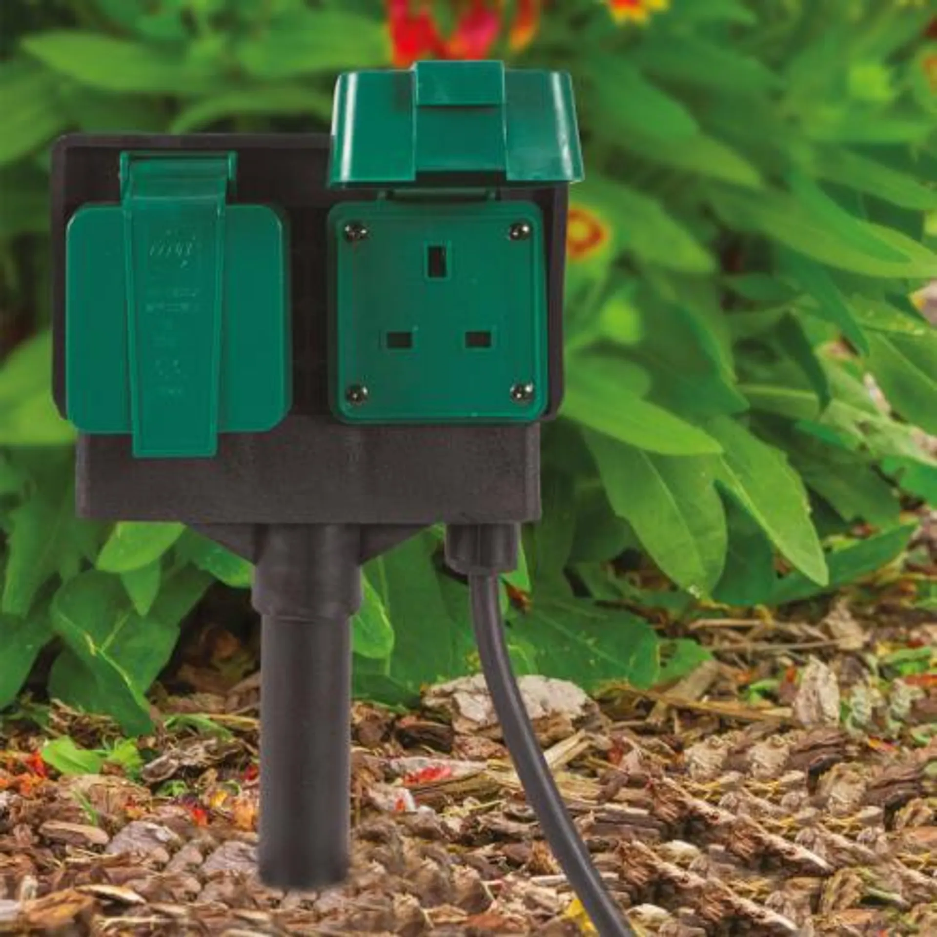 UNIVERSAL TWIN OUTDOOR GARDEN SOCKETS