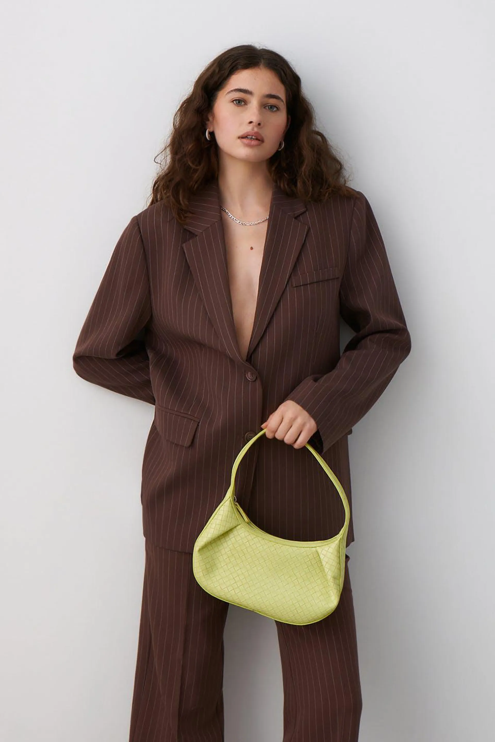 Structured soft bag