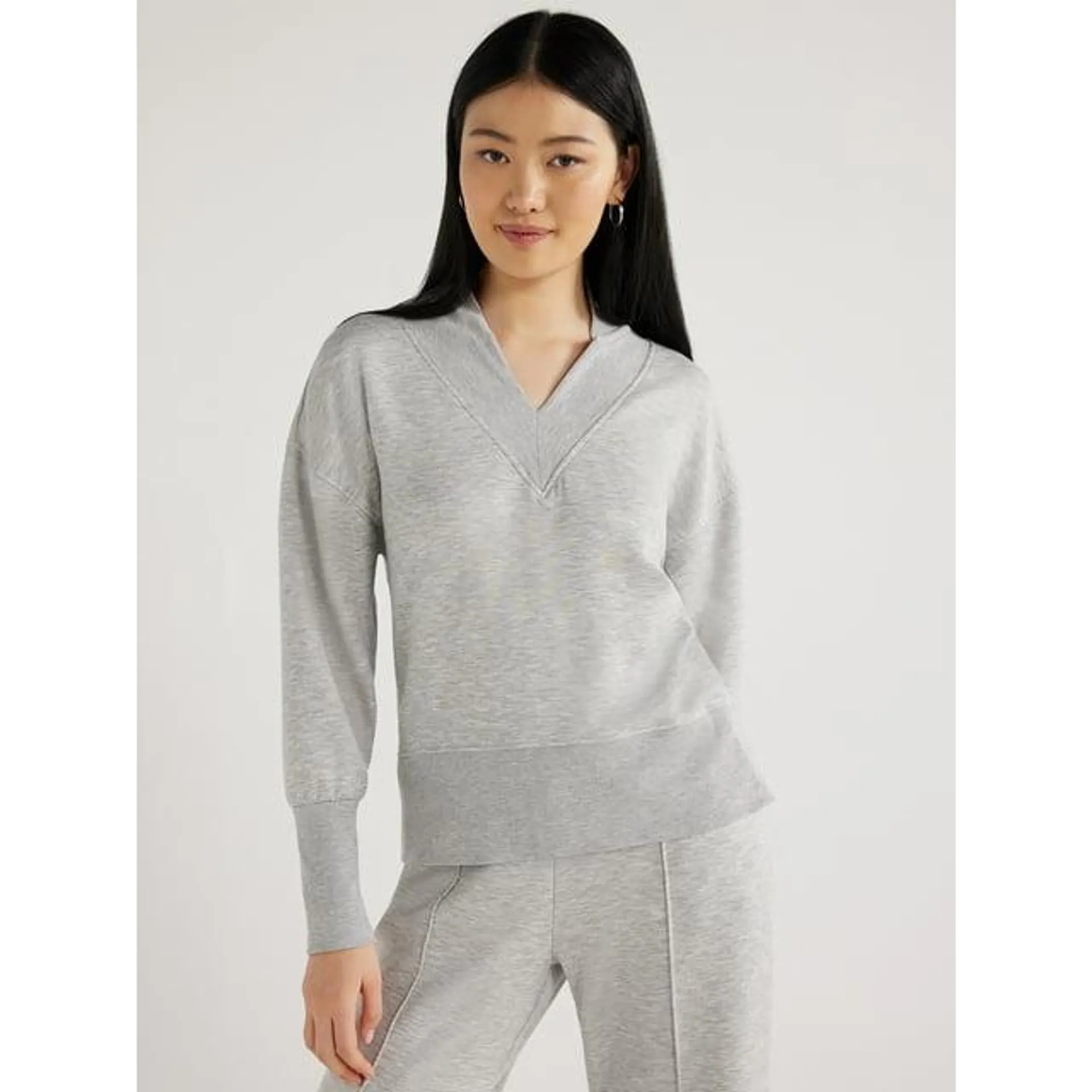 Scoop Women's and Women's Plus Ultimate ScubaKnit V-Neck Sweatshirt, Sizes XS-4X