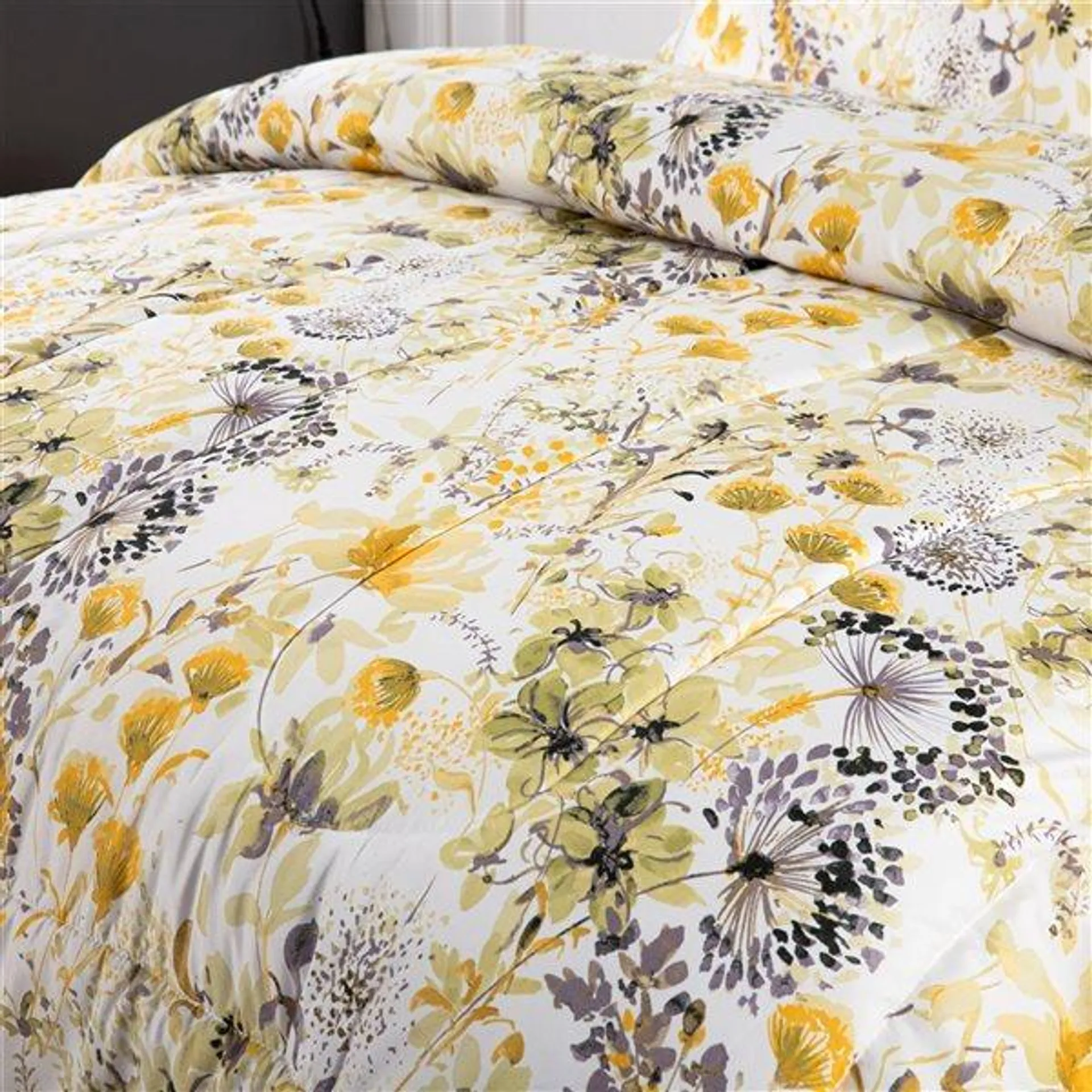 Ens. de courtepointe florale Marina Decoration pour très grand lit en microfibre jaune avec rembourrage en polyester, 7 mcx