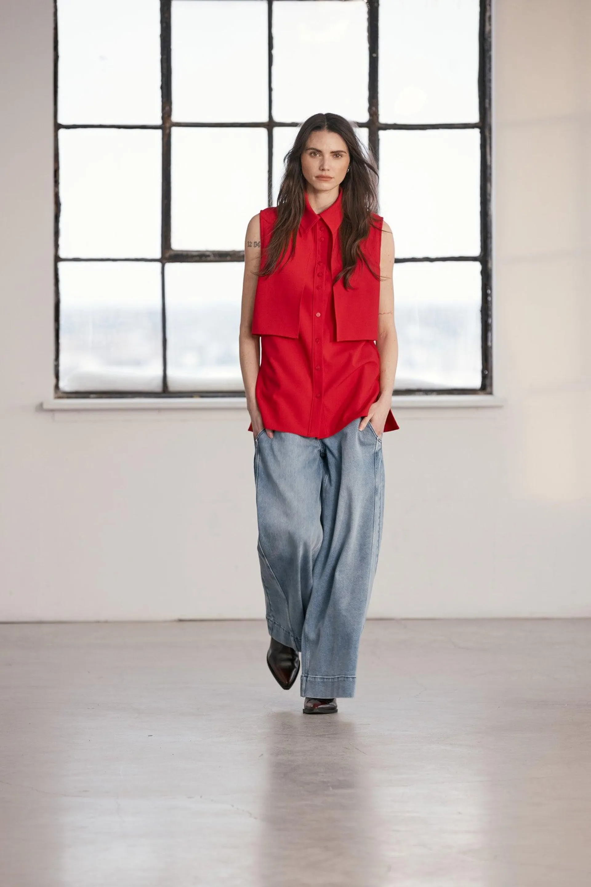 Claire | Chemise rouge sans manches