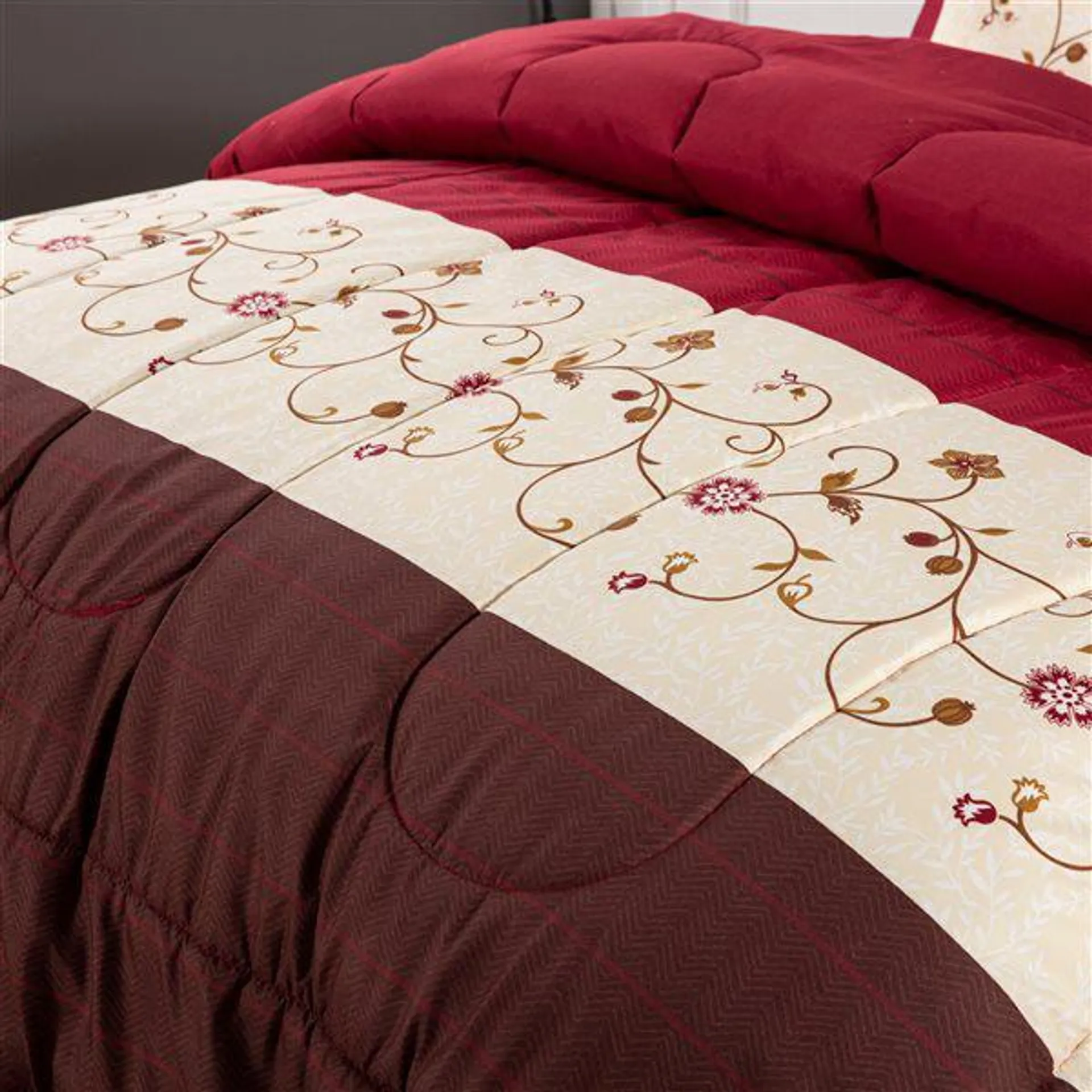 Ens. de courtepointe florale Marina Decoration pour très grand lit en microfibre bourgogne avec rembourrage en polyester, 7 mcx