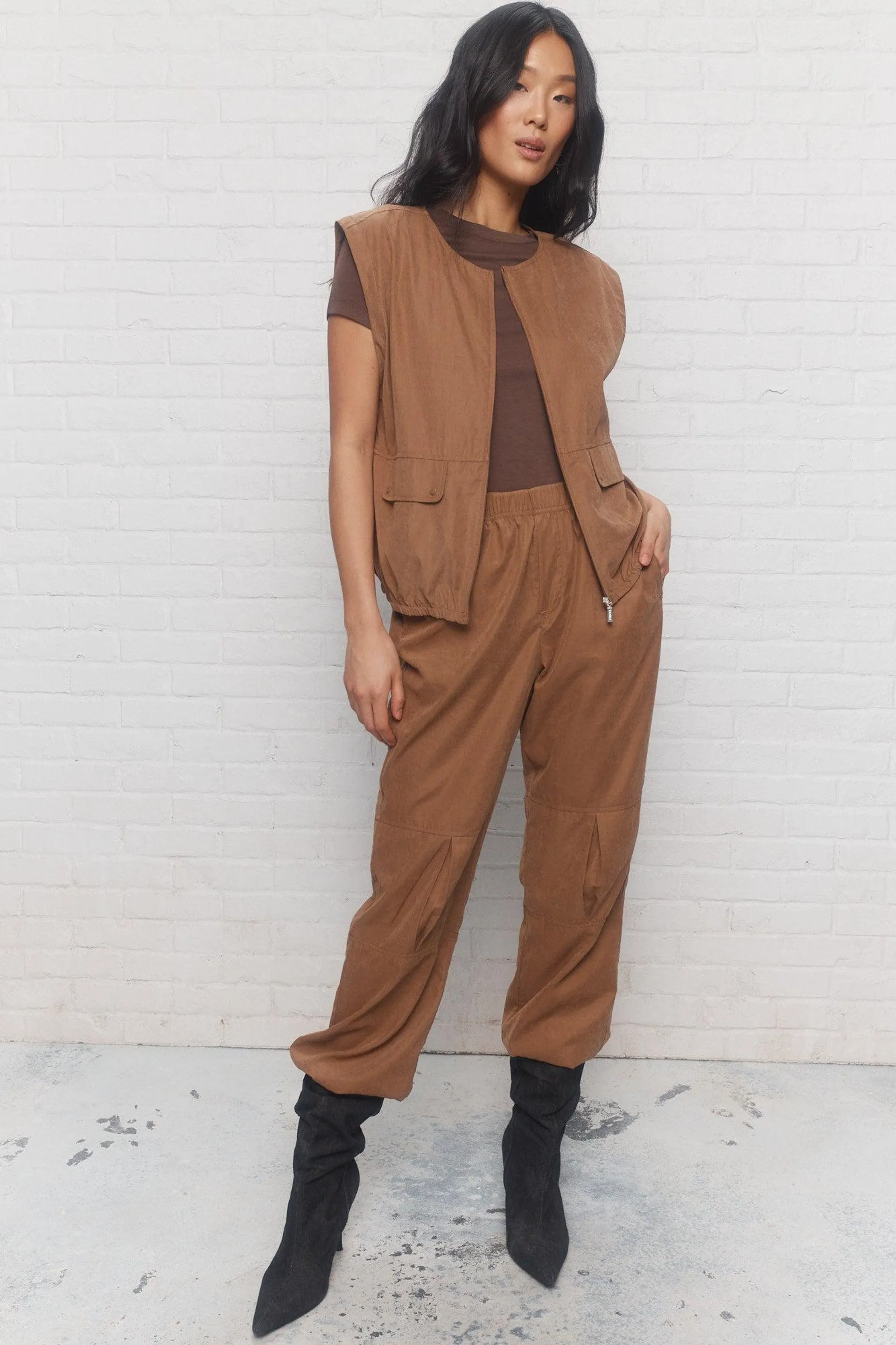 Briar | Veste brune sans manches