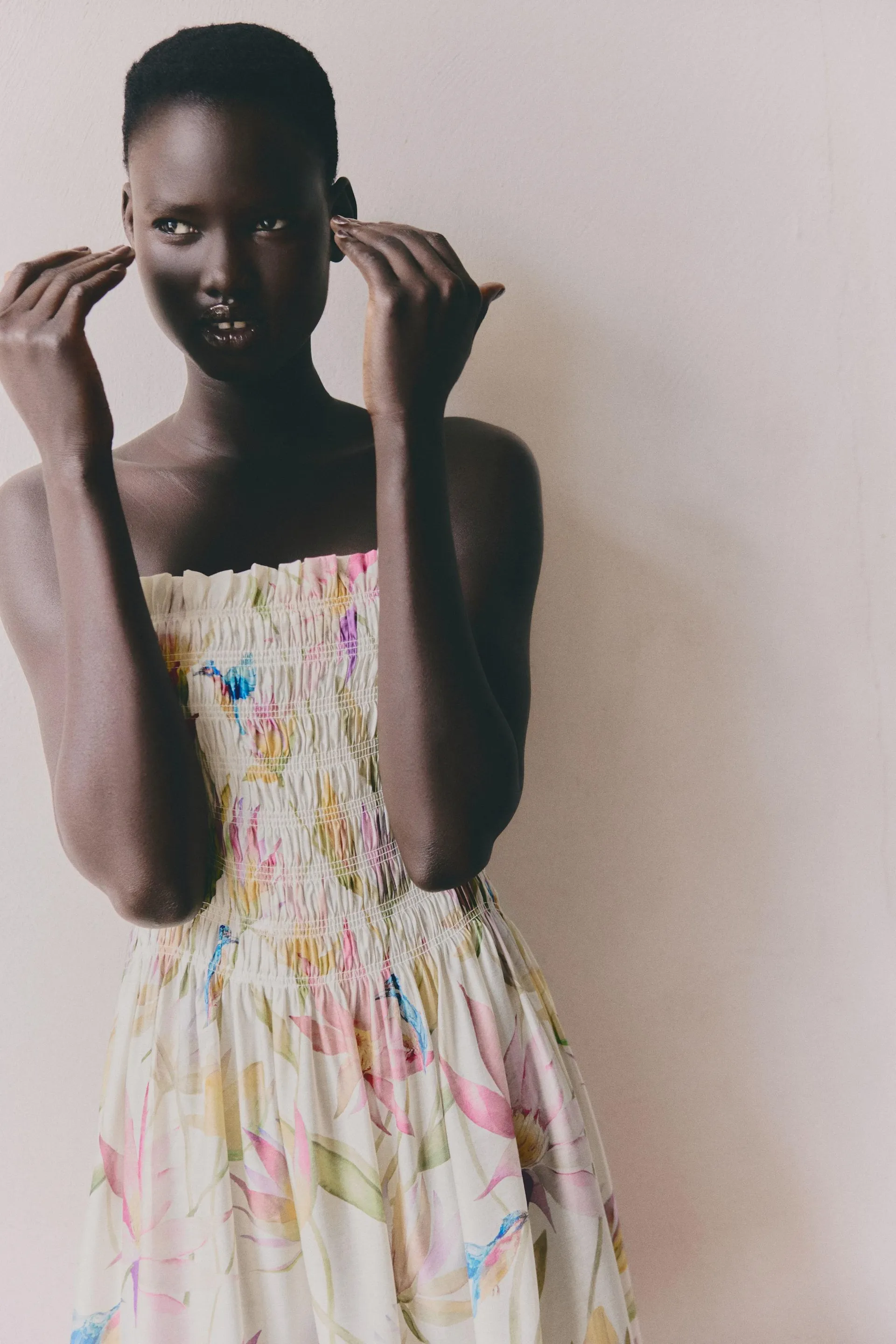 Robe à bretelles fines avec corsage smocké
