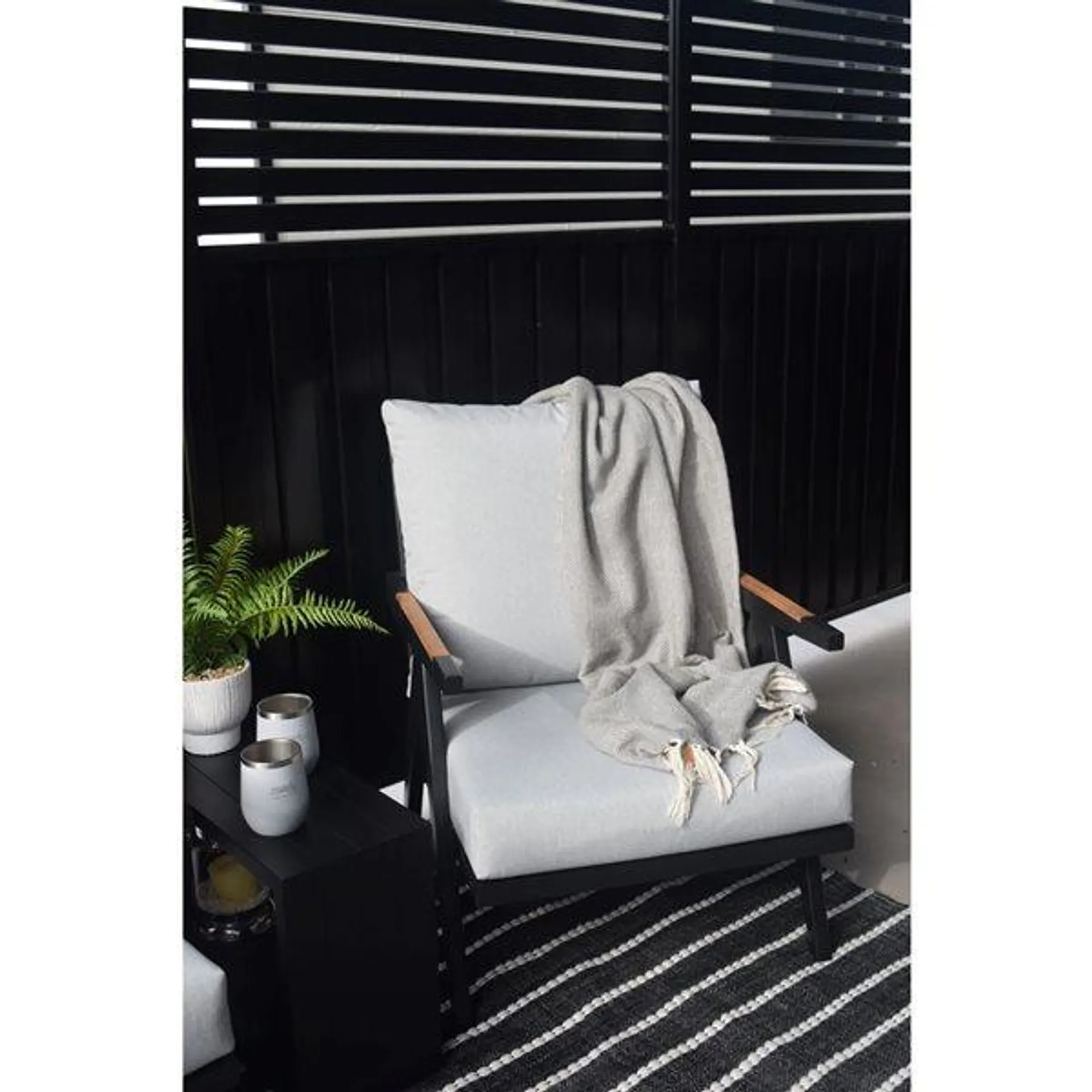 Jeté uni Charm de Corriveau Outdoor Furniture 50 x 60 po gris