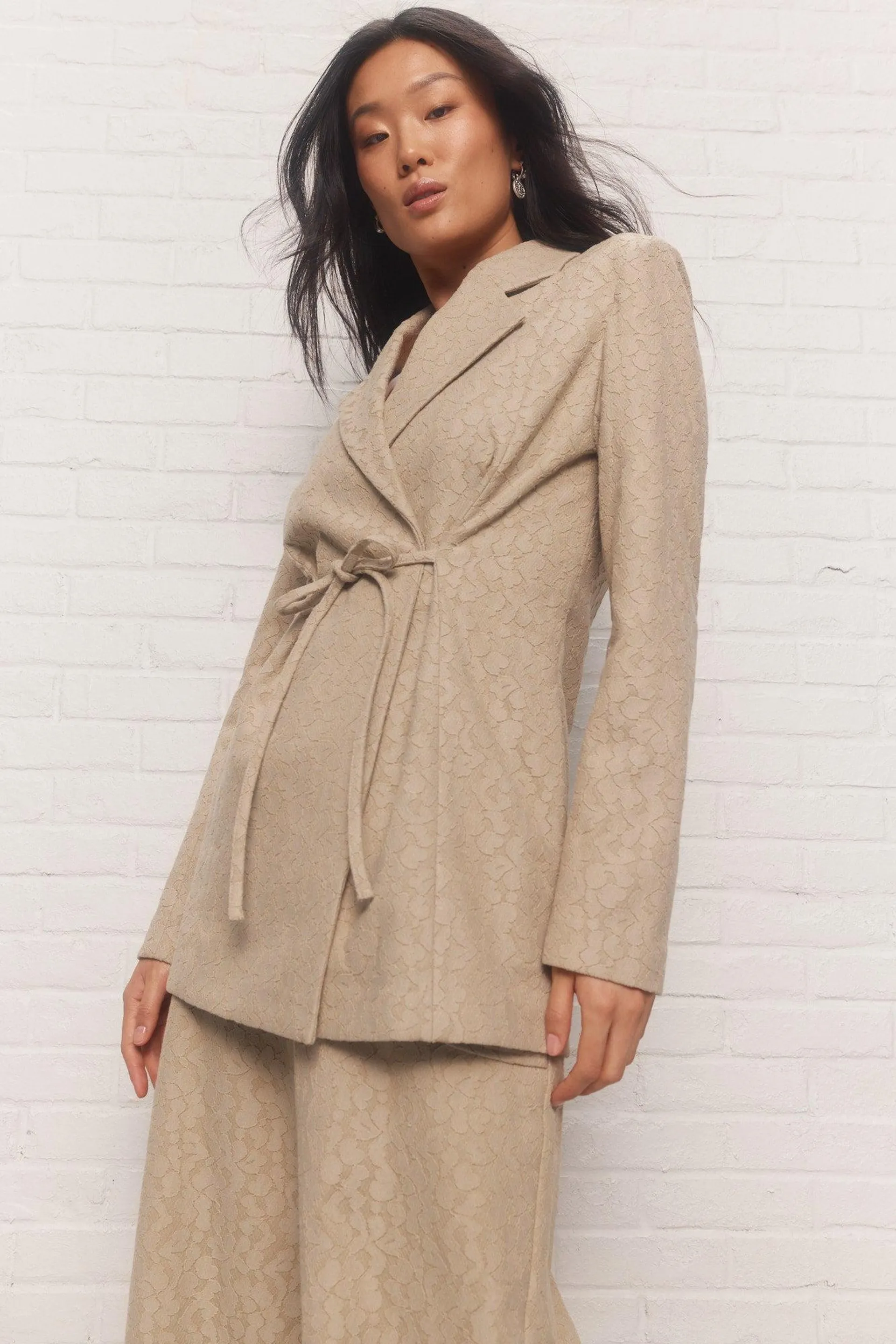 Azima | Veston beige en dentelle