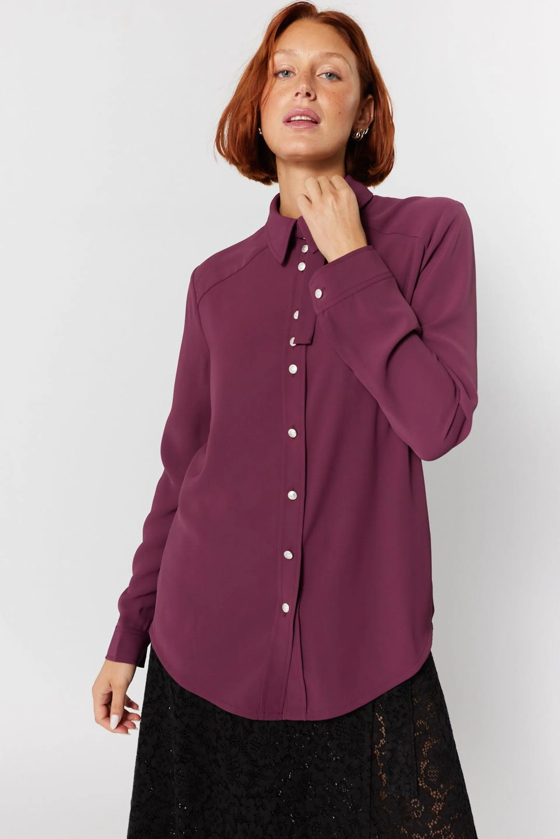 Chemise mauve foncé ganse au col | Clematite