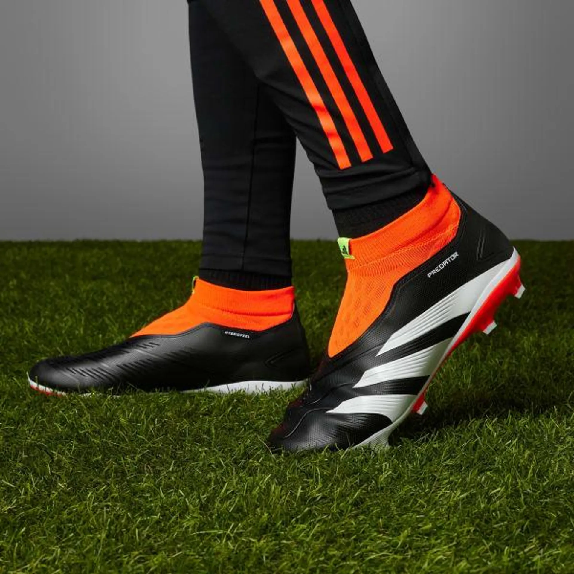 Predator League Laceless Firm Ground Football Boots