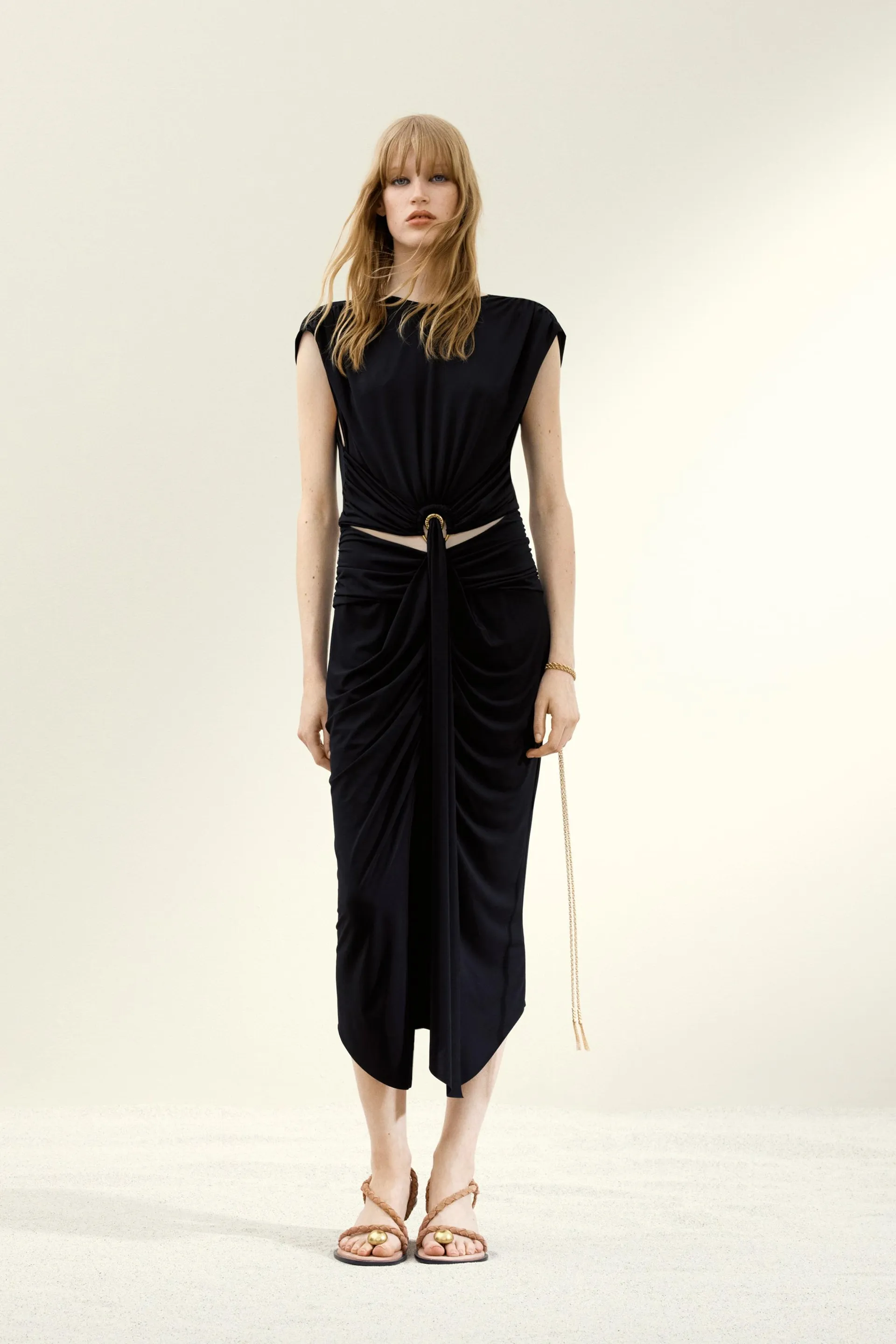 Robe découpée à effet drapé