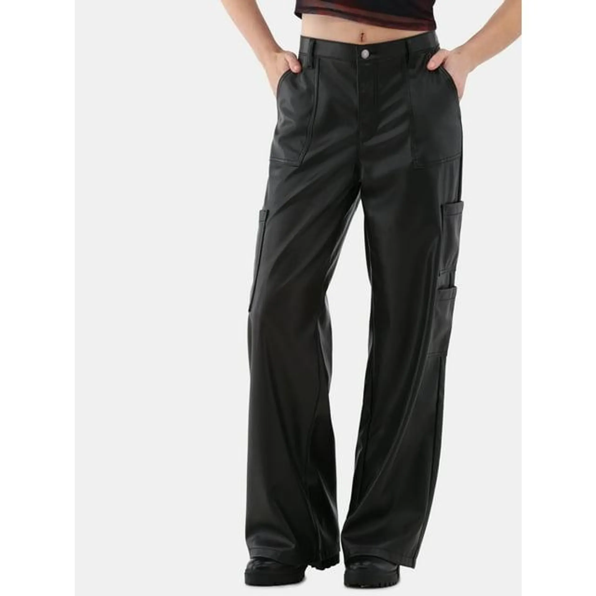 No Boundaries Wide Leg Cargo Pants, Women’s