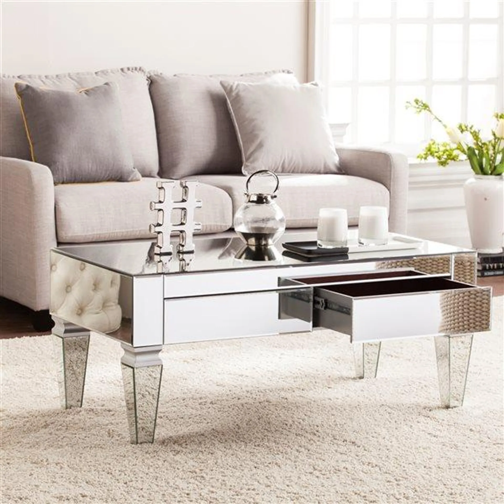 Table basse Darvo par Southern Enterprises miroir avec bordure argent mat