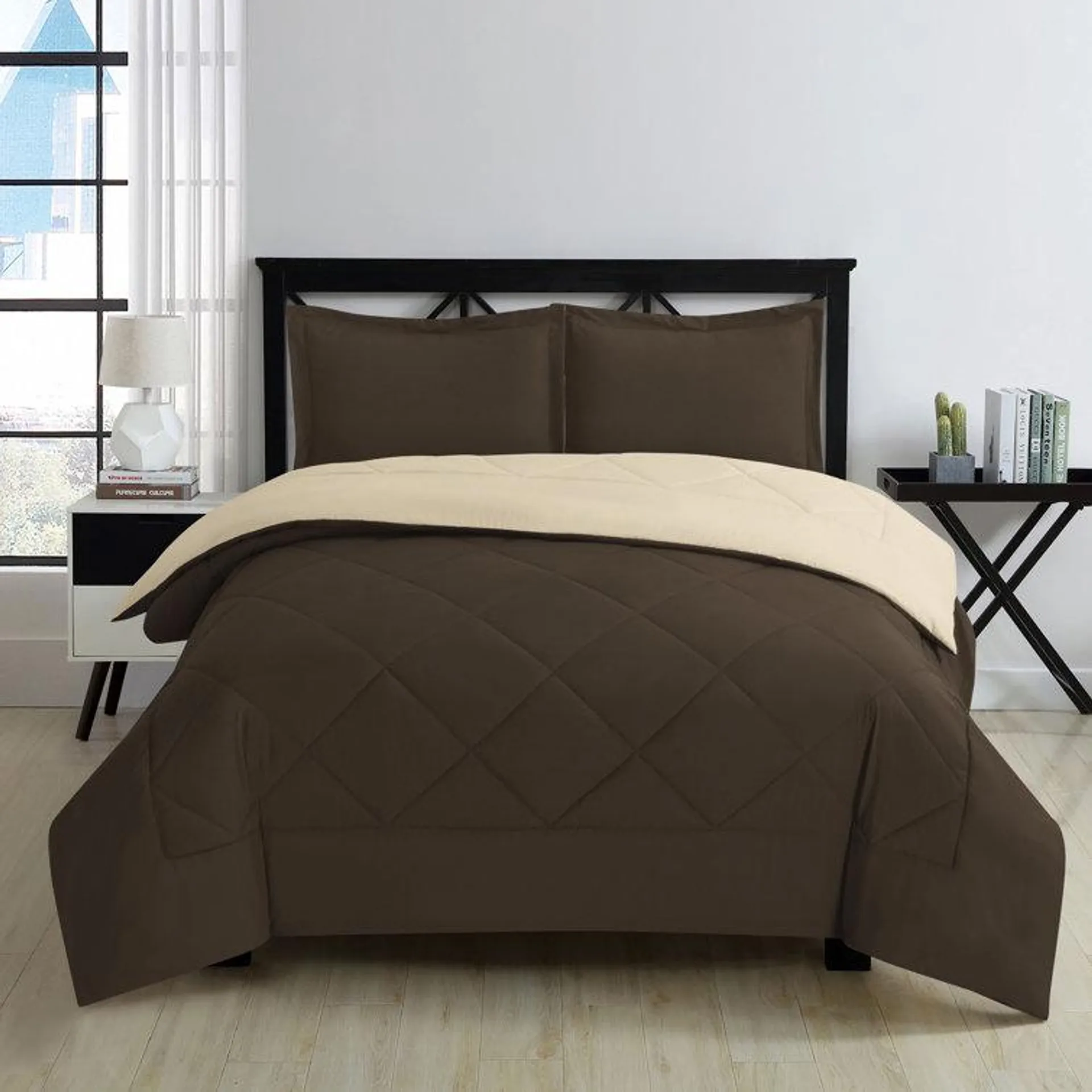 Douvens Modern & Contemporary Microfiber Solid Colour Comforter Set