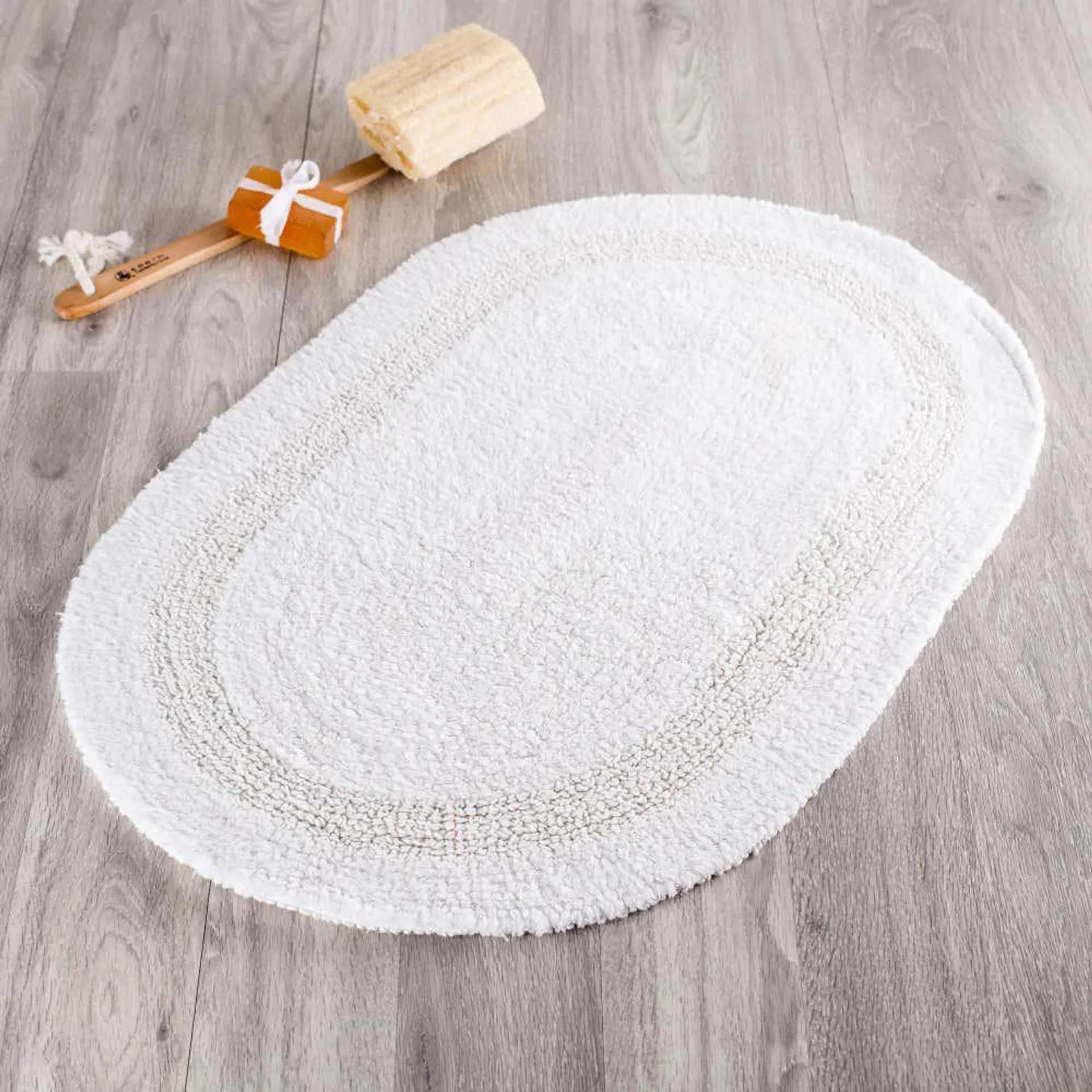 Moda At Home Serene Reversible Oval Cotton Bathmat (White)