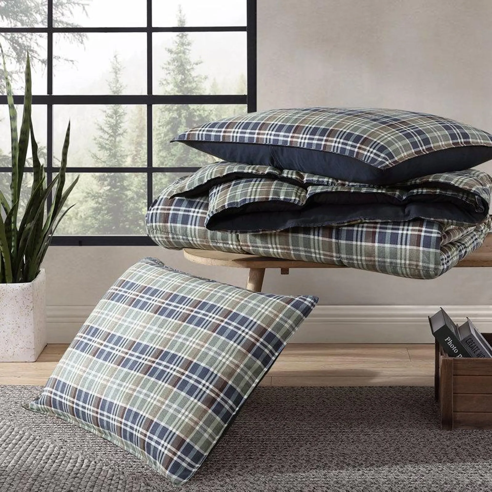 Eddie Bauer Rugged Plaid Down Alt Reversible Navy Comforter Set