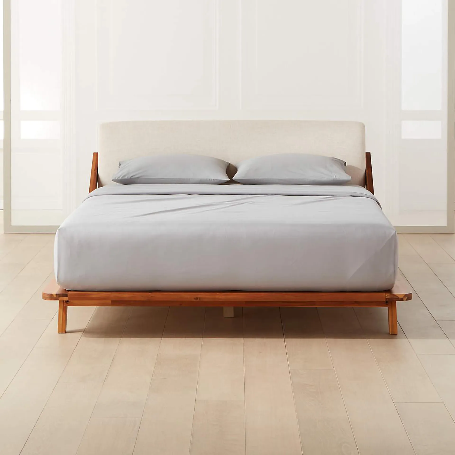 Drommen Acacia Wood Platform Queen Bed