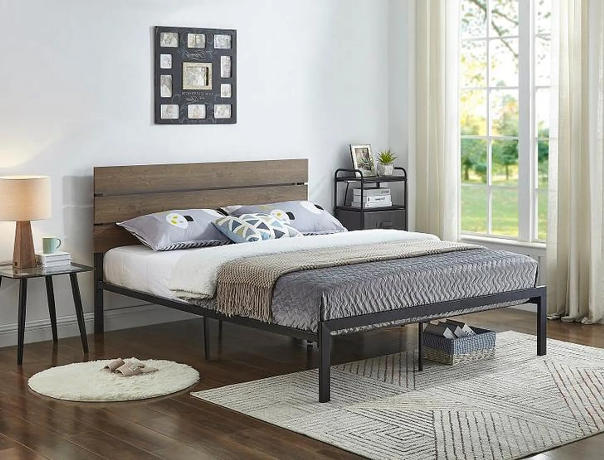 Montana Wood & Metal Bed