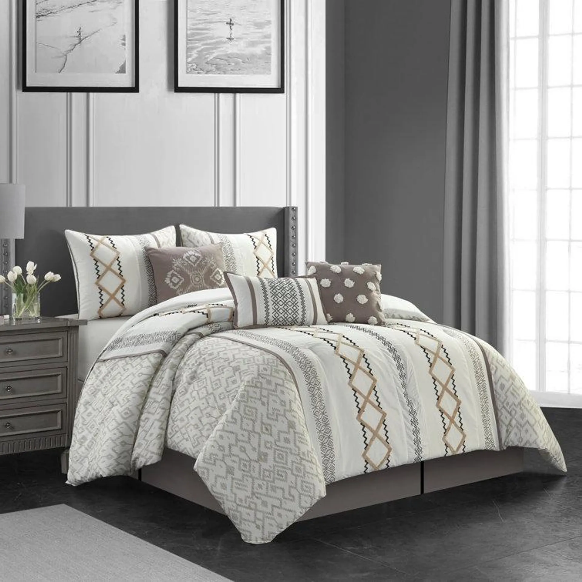 Gillan Geometric Shapes Comforter Set