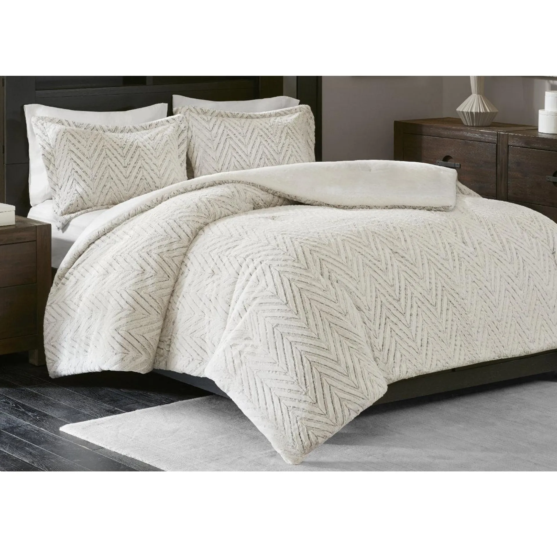 Adelyn Ultra Plush Down Alternative Comforter Set