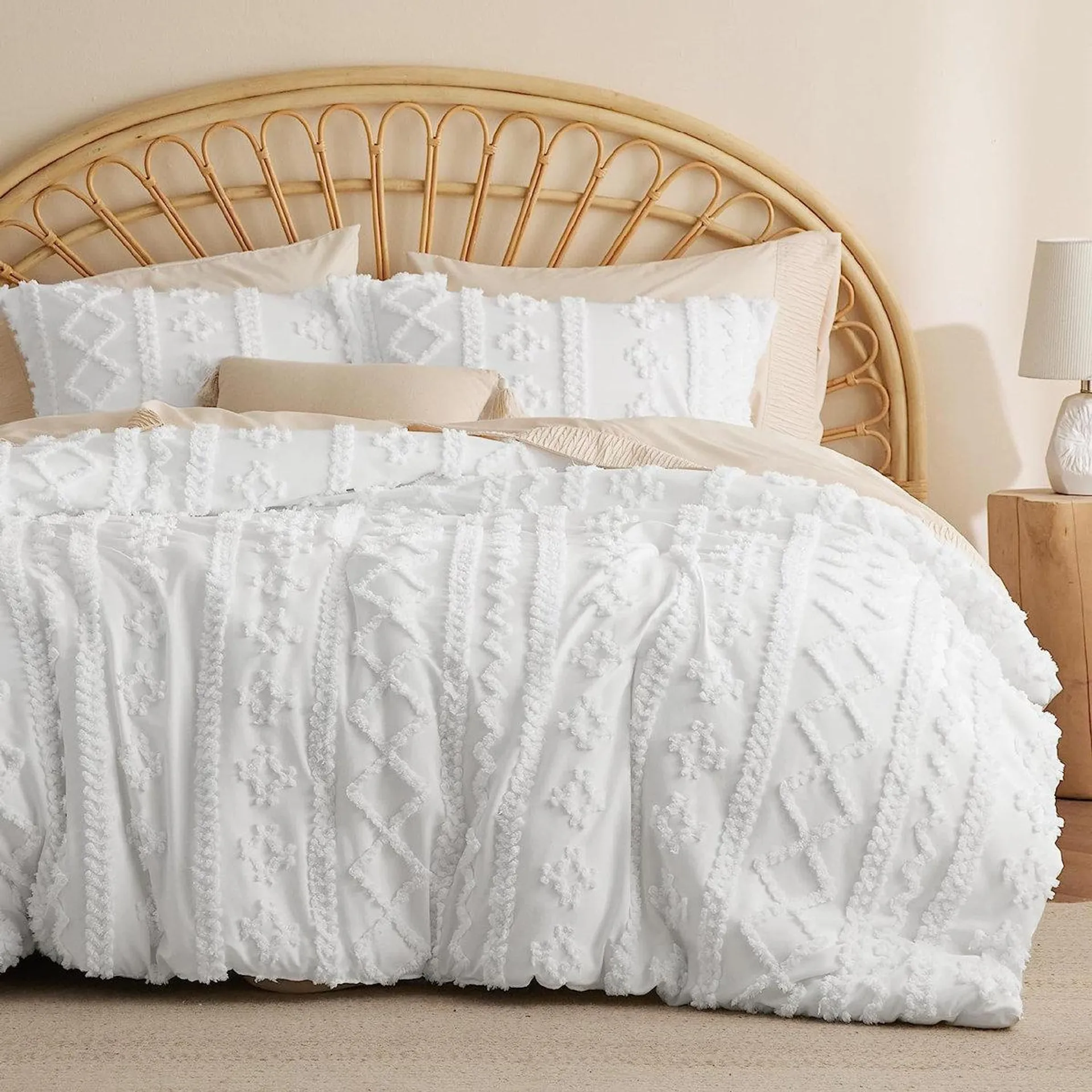 Bedsure Tufted Boho Farmhouse Shabby Chic Embroidery Bed Set