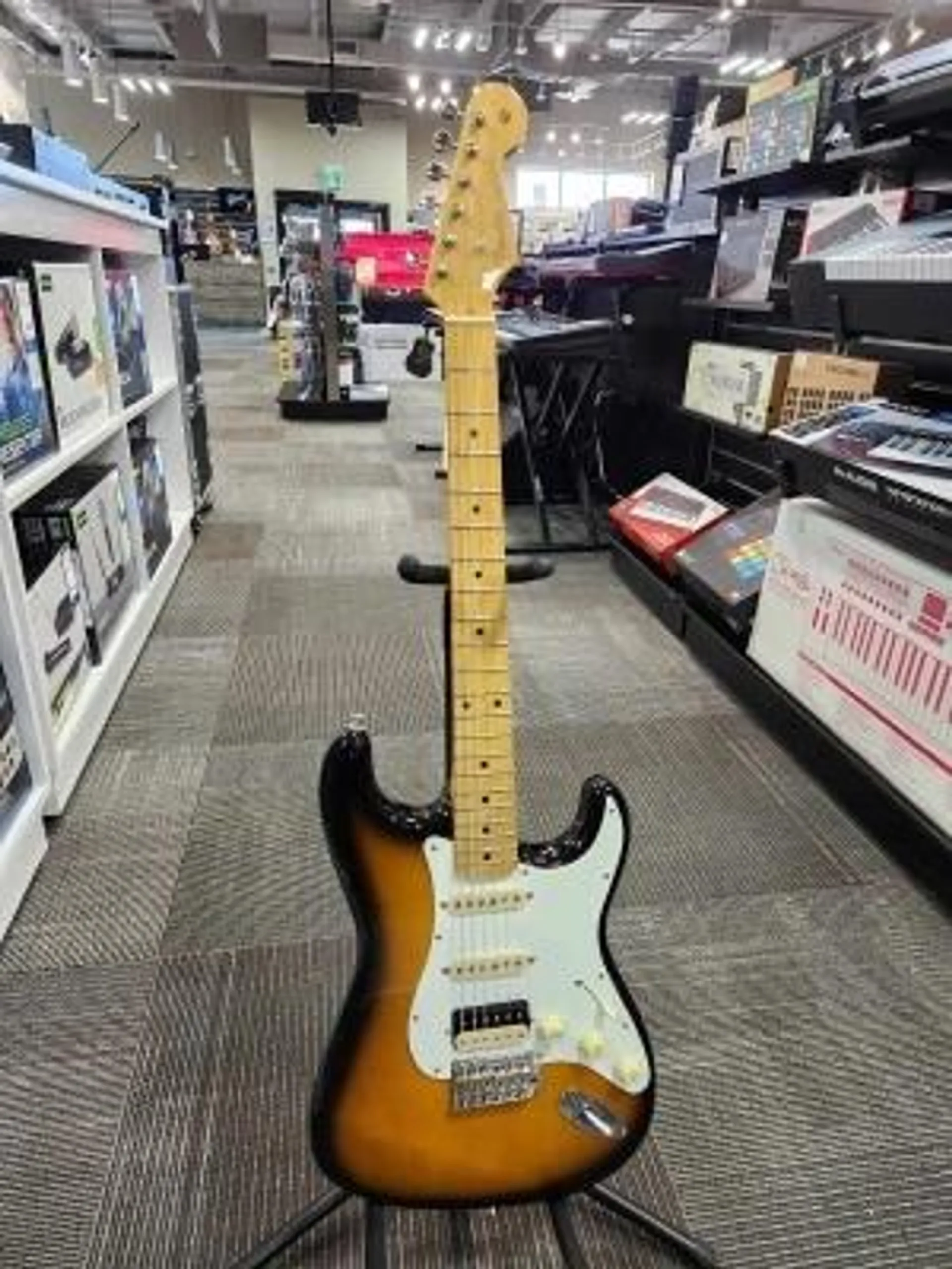 Fender - JV MOD 50S STRAT HSS MN 2TS