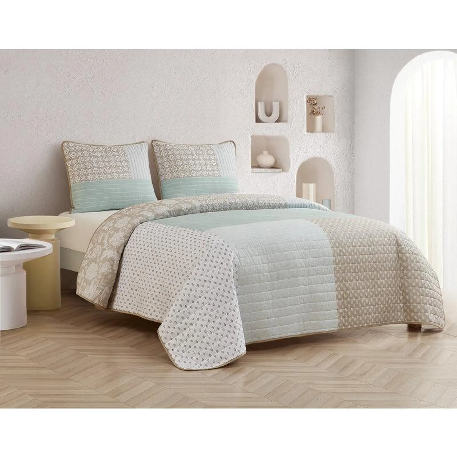 Ozella 3 Piece Reversible Quilt Set