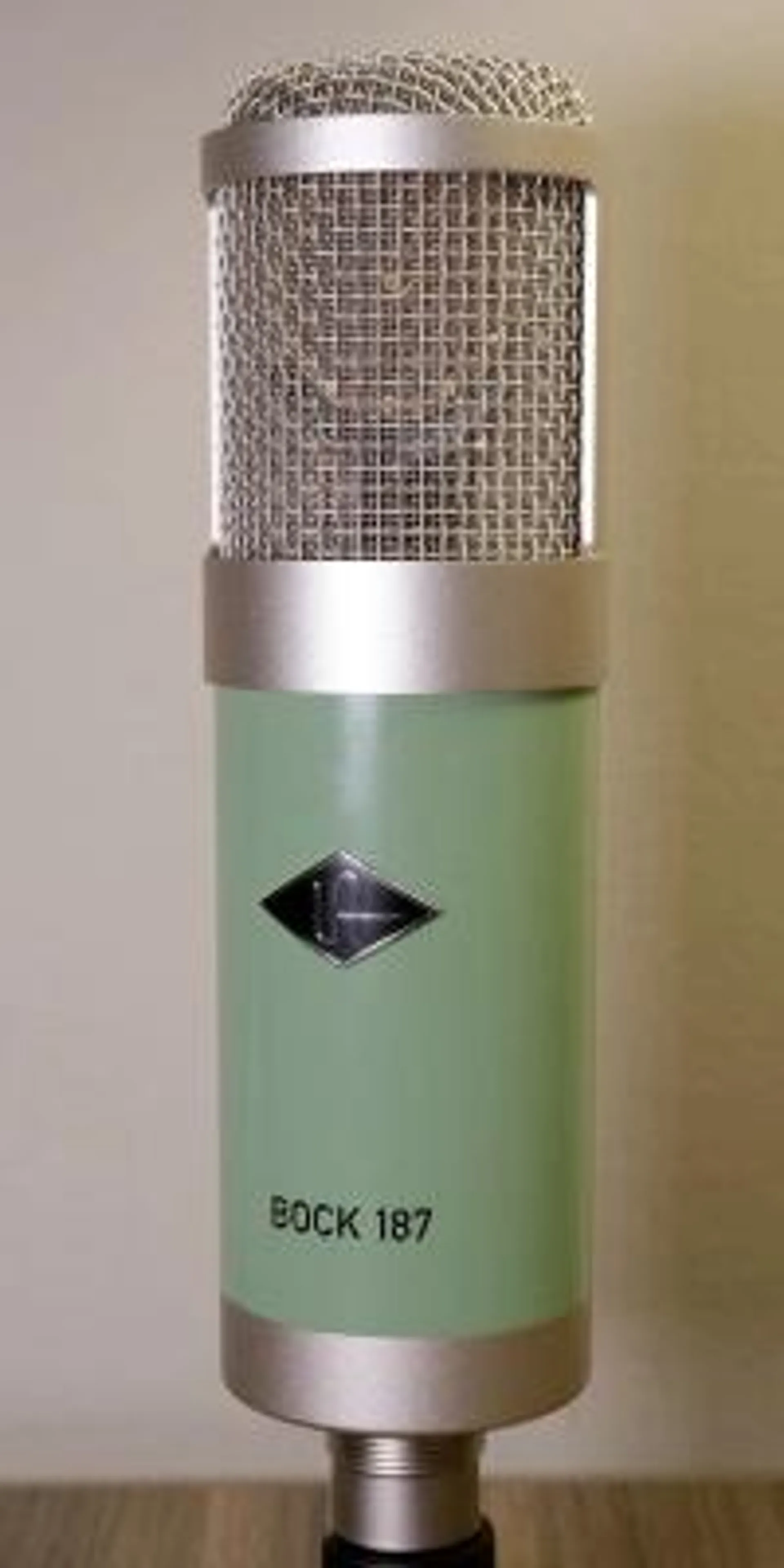 Universal Audio - MIC-UA187