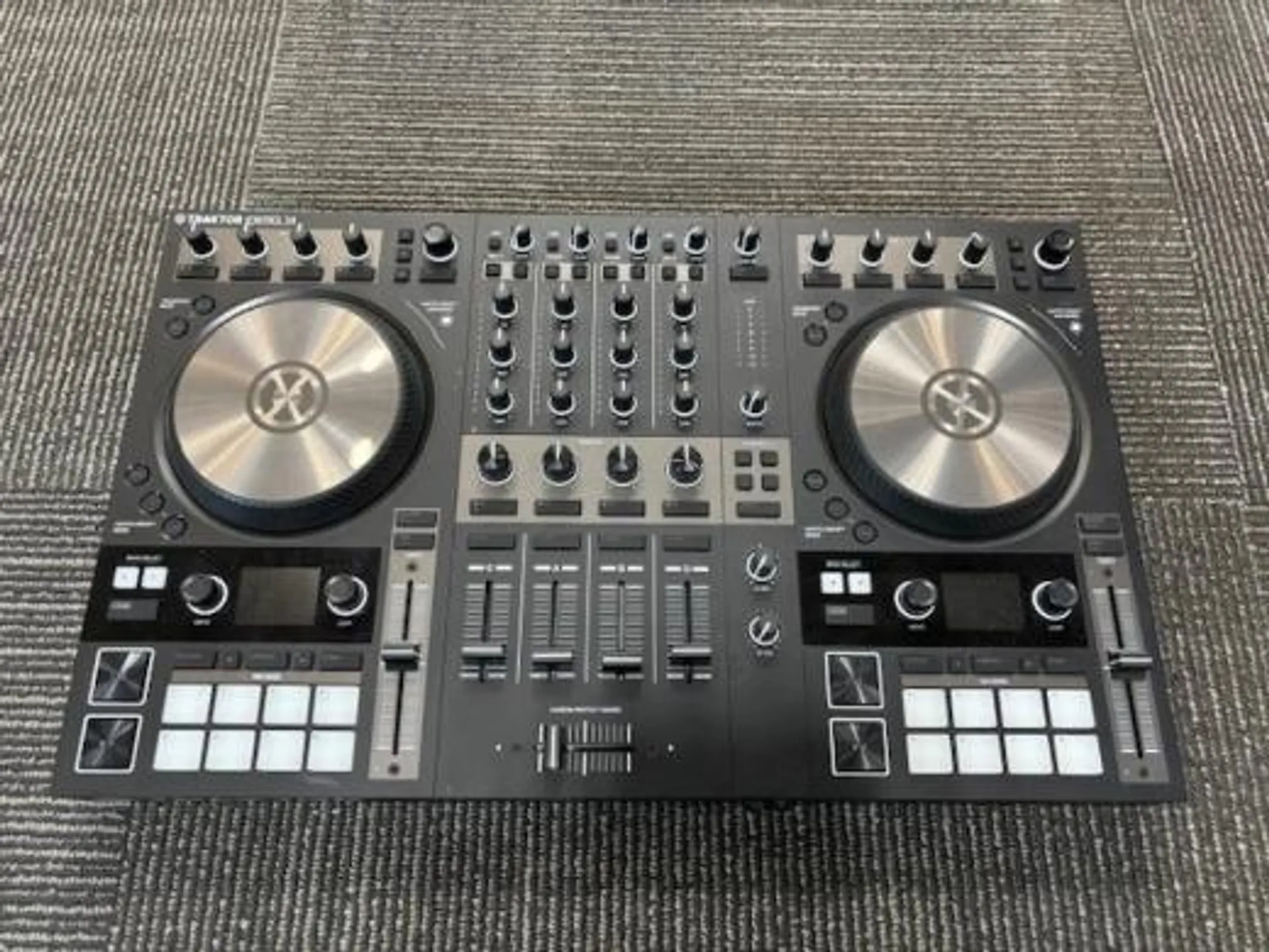 Native Instruments - KONTROL S4 MK3