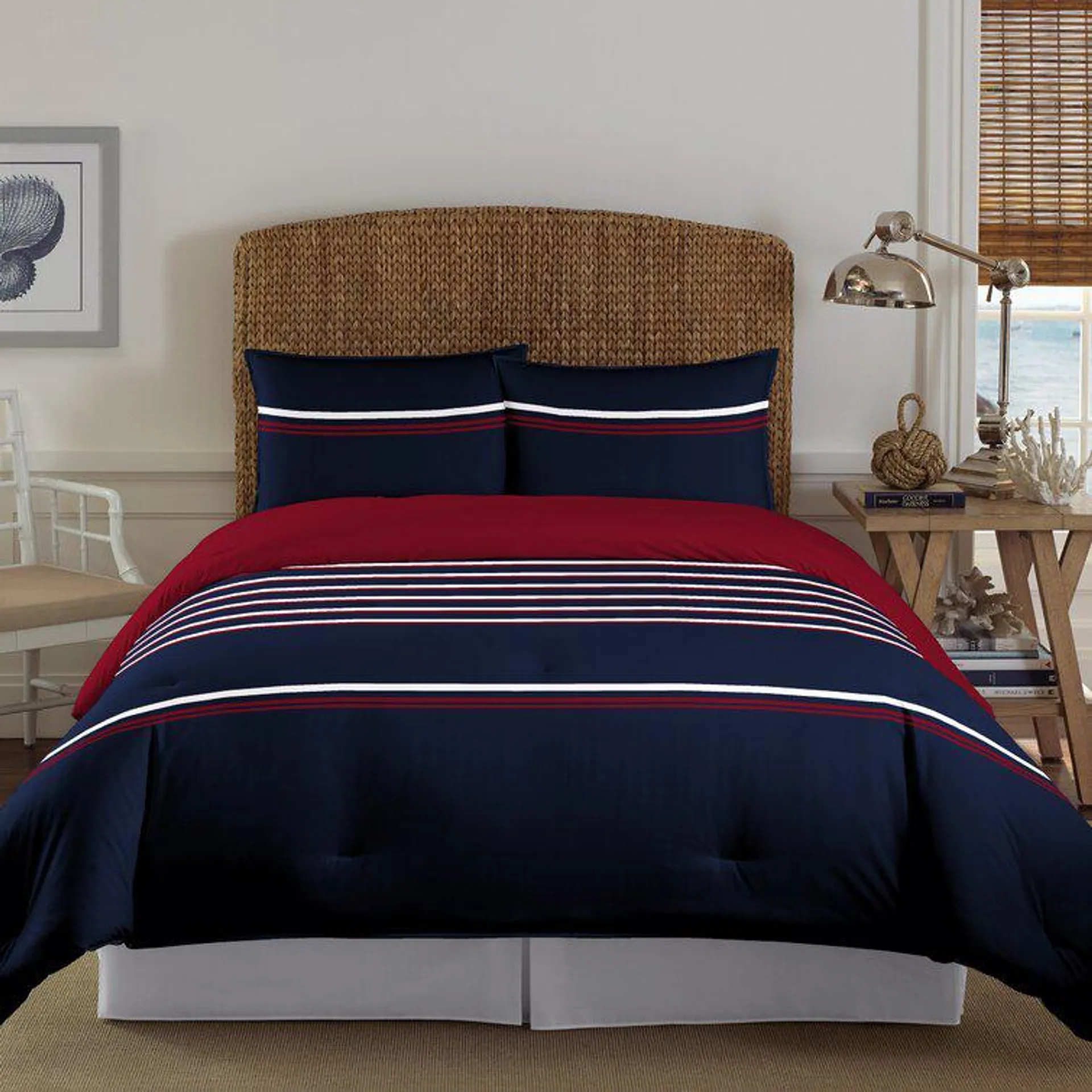 Mineola Navy Blue/Red/White Standard Cotton 150 TC Reversible Comforter Set