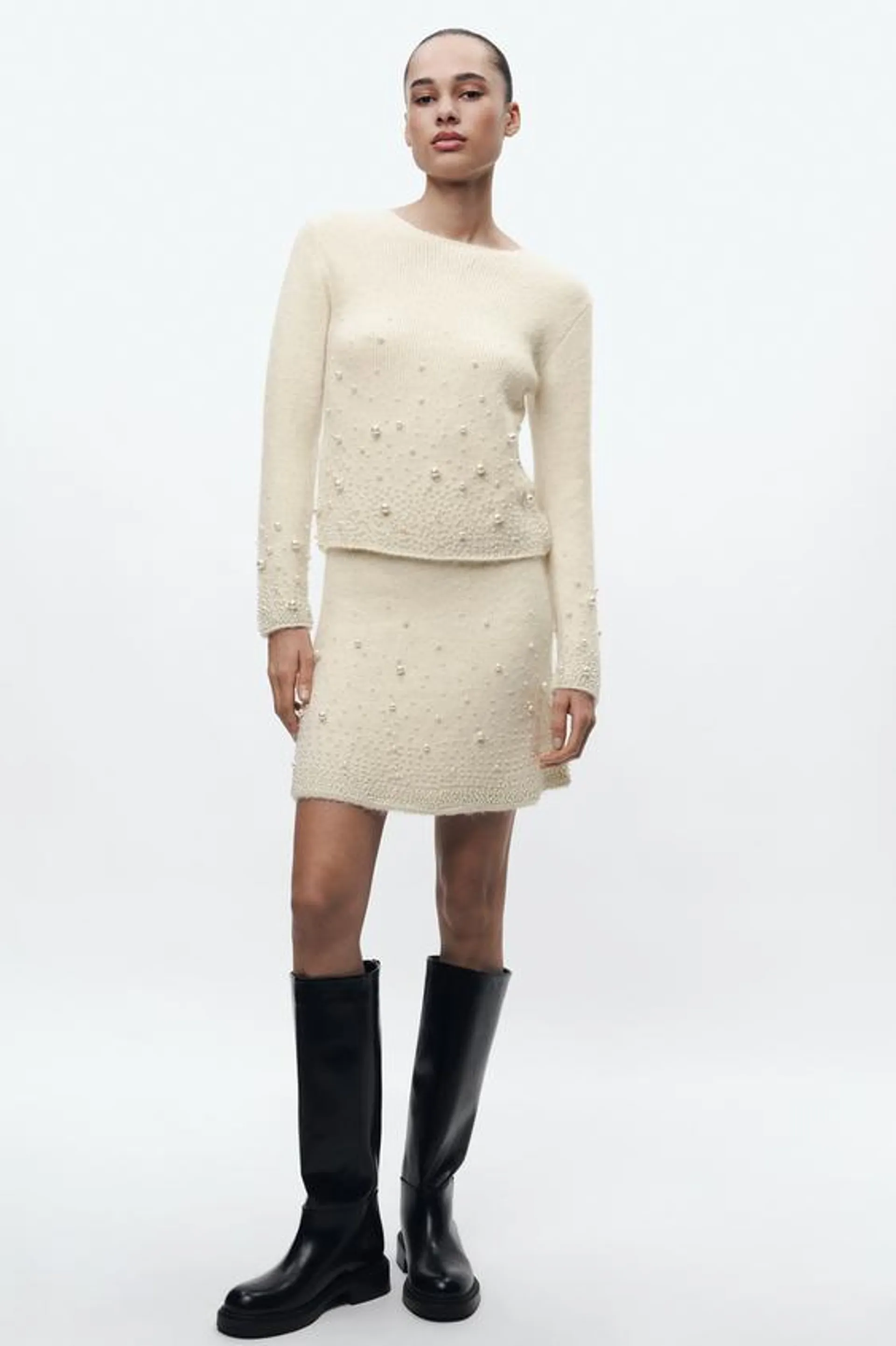 KNIT SWEATER WITH PEARLS