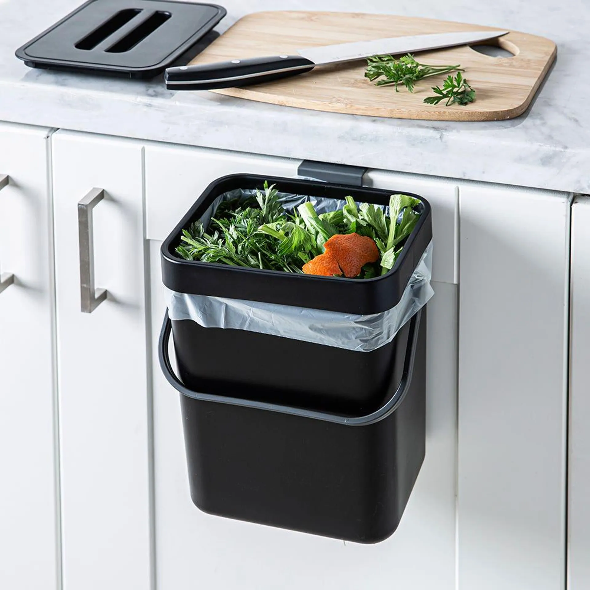 KSP Eco-Hub Hanging Plastic 5L Compost Bin (Black)