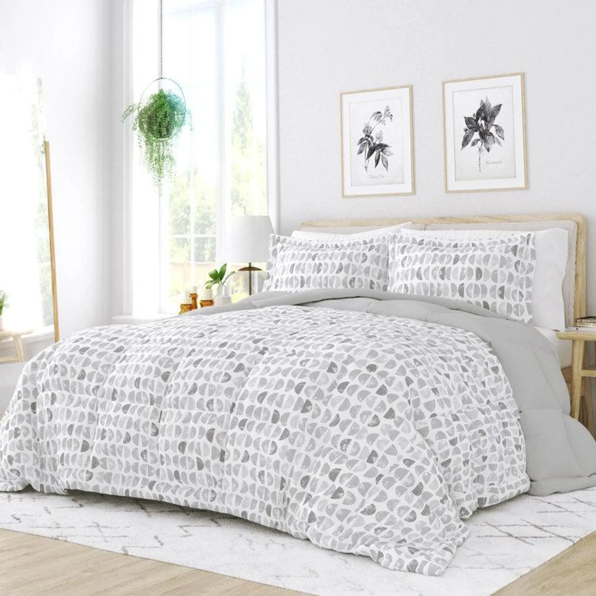 Down Alternative Moonlight Stars Reversible Comforter Set