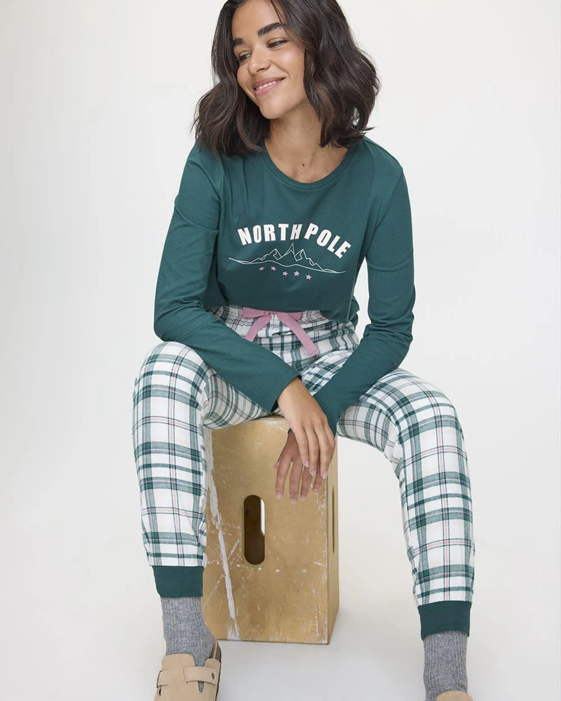 Long-Sleeve Top and Flannel Jogger Pyjama Set