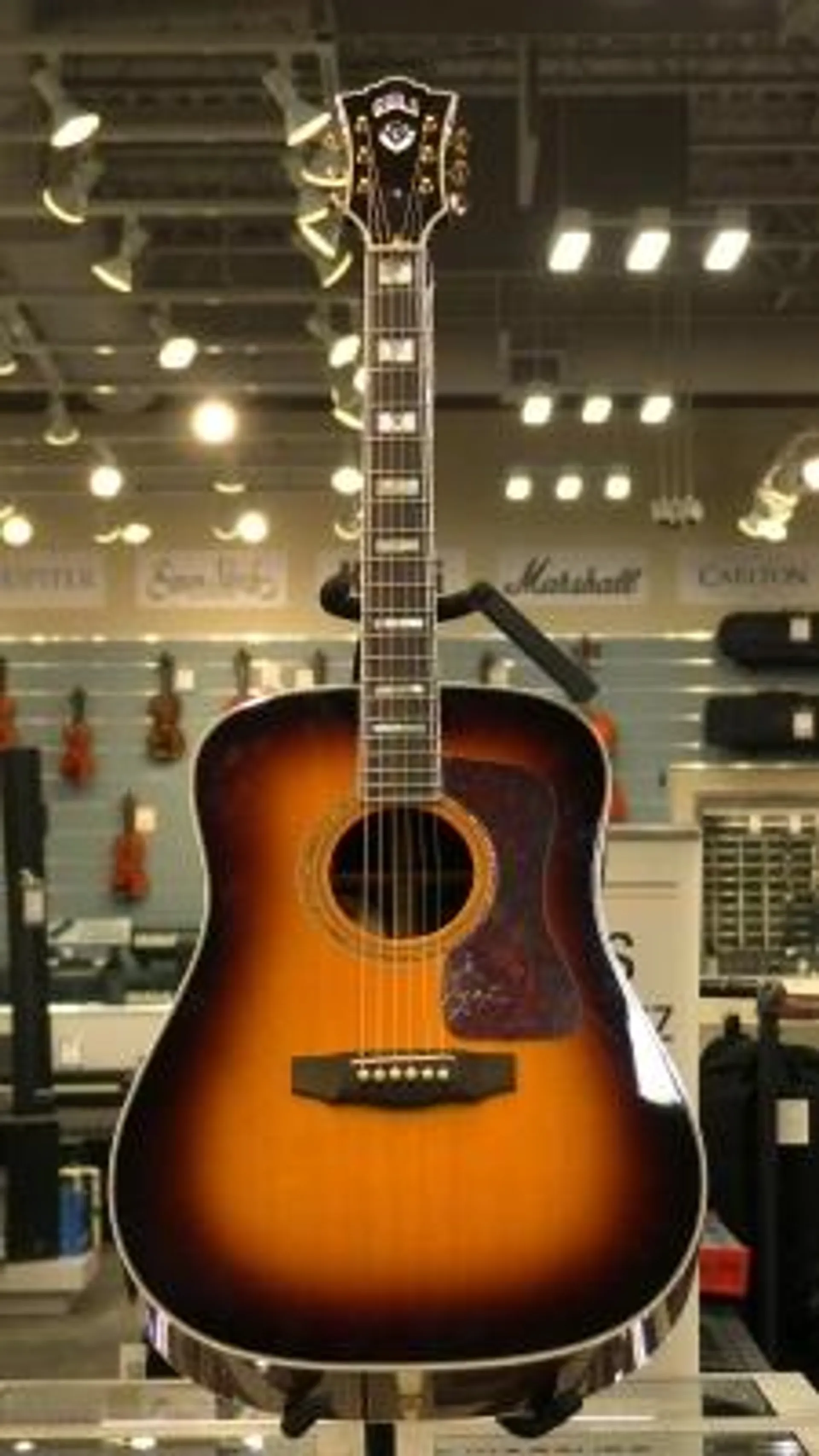 GUILD - D55 ATB W/DLX CASE